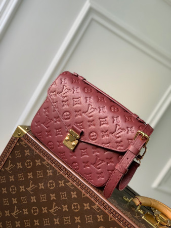 LV pochette metis M41487