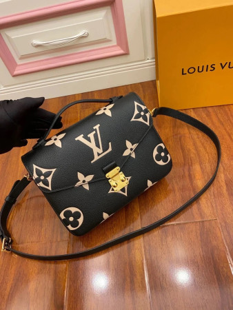 LV POCHETTE METIS M45773