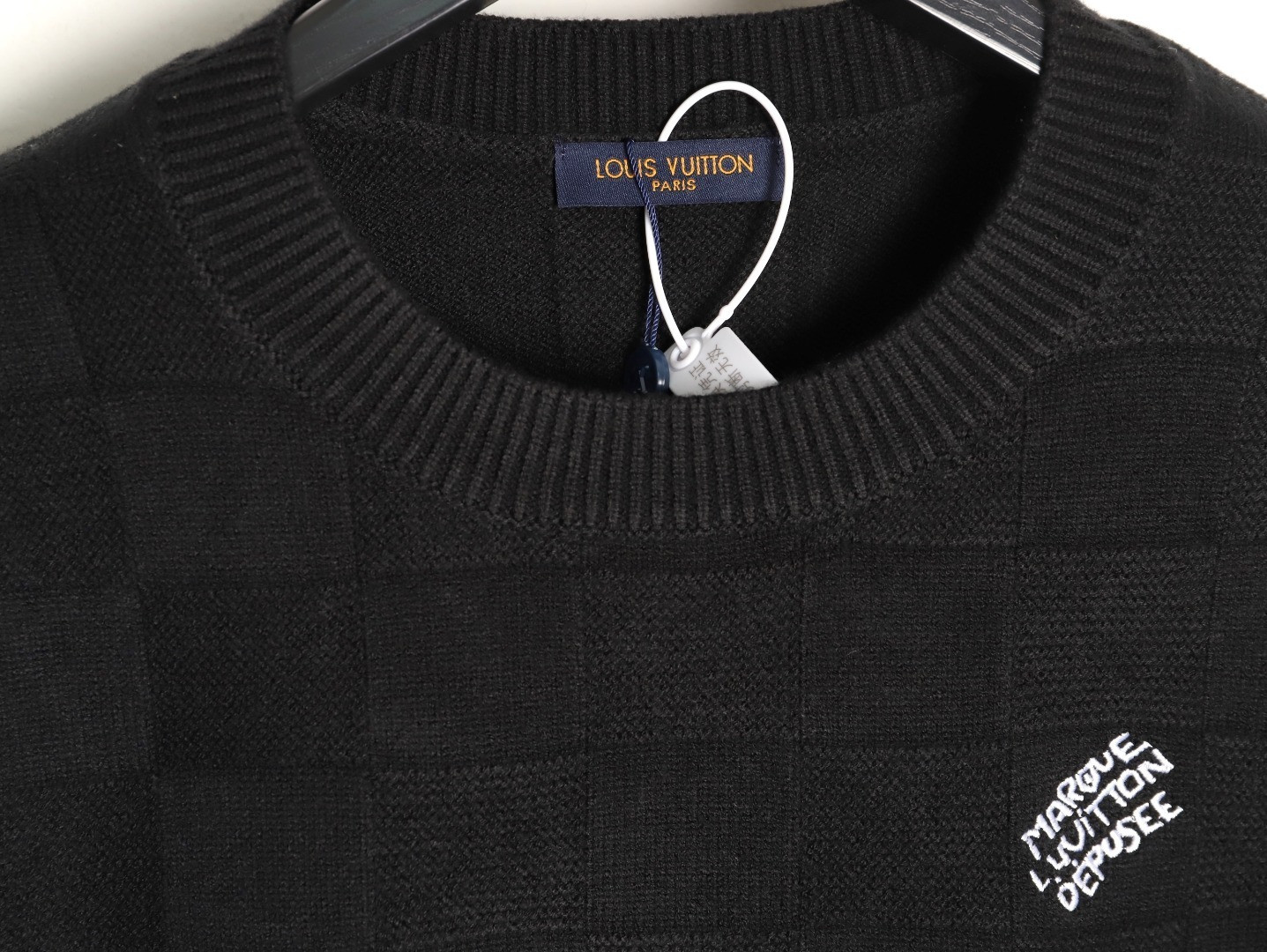 l0*is V*t0n lv 25ss knitting sweaters