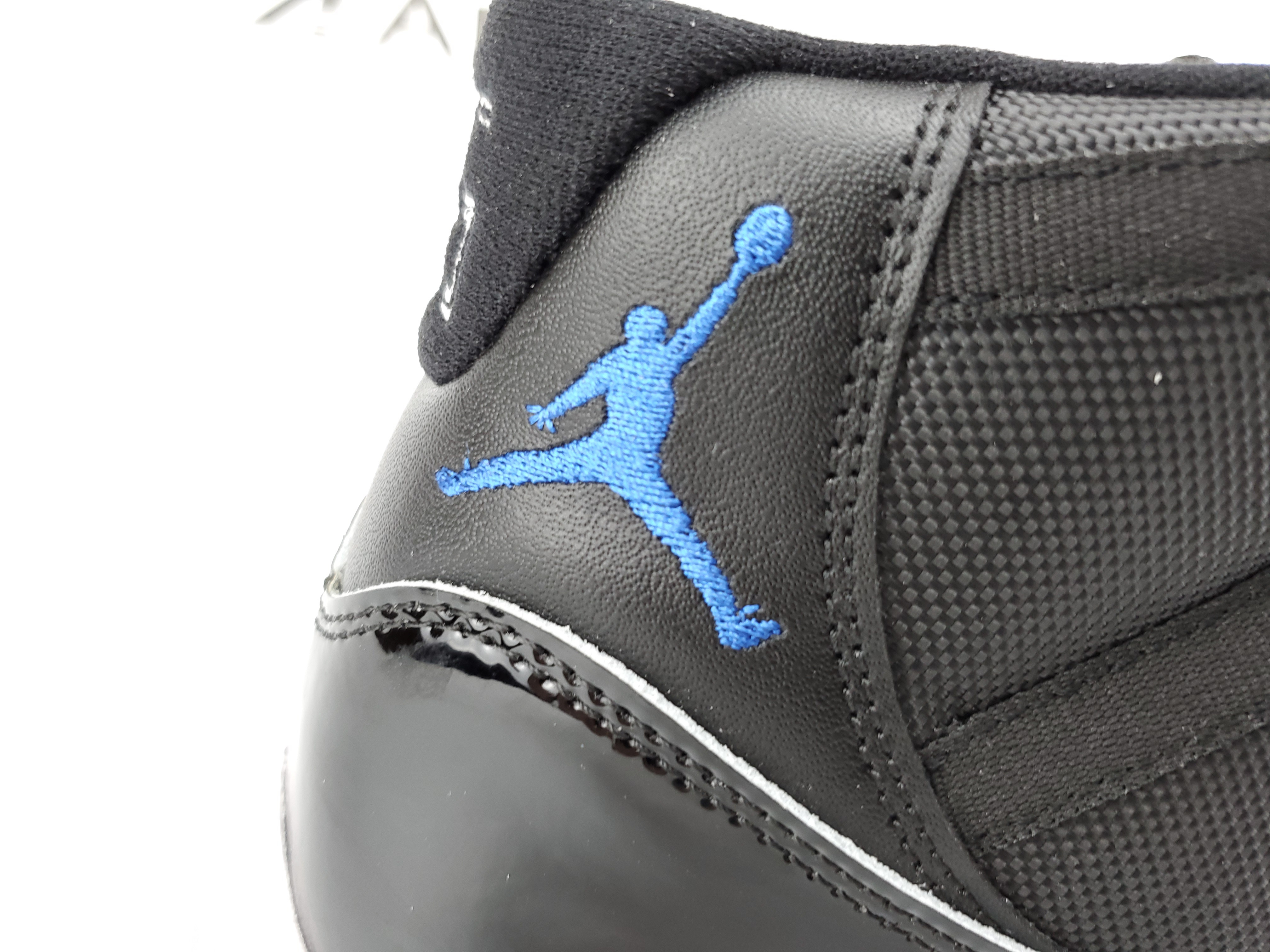 Jordan 11 Retro Space Jam (2016)