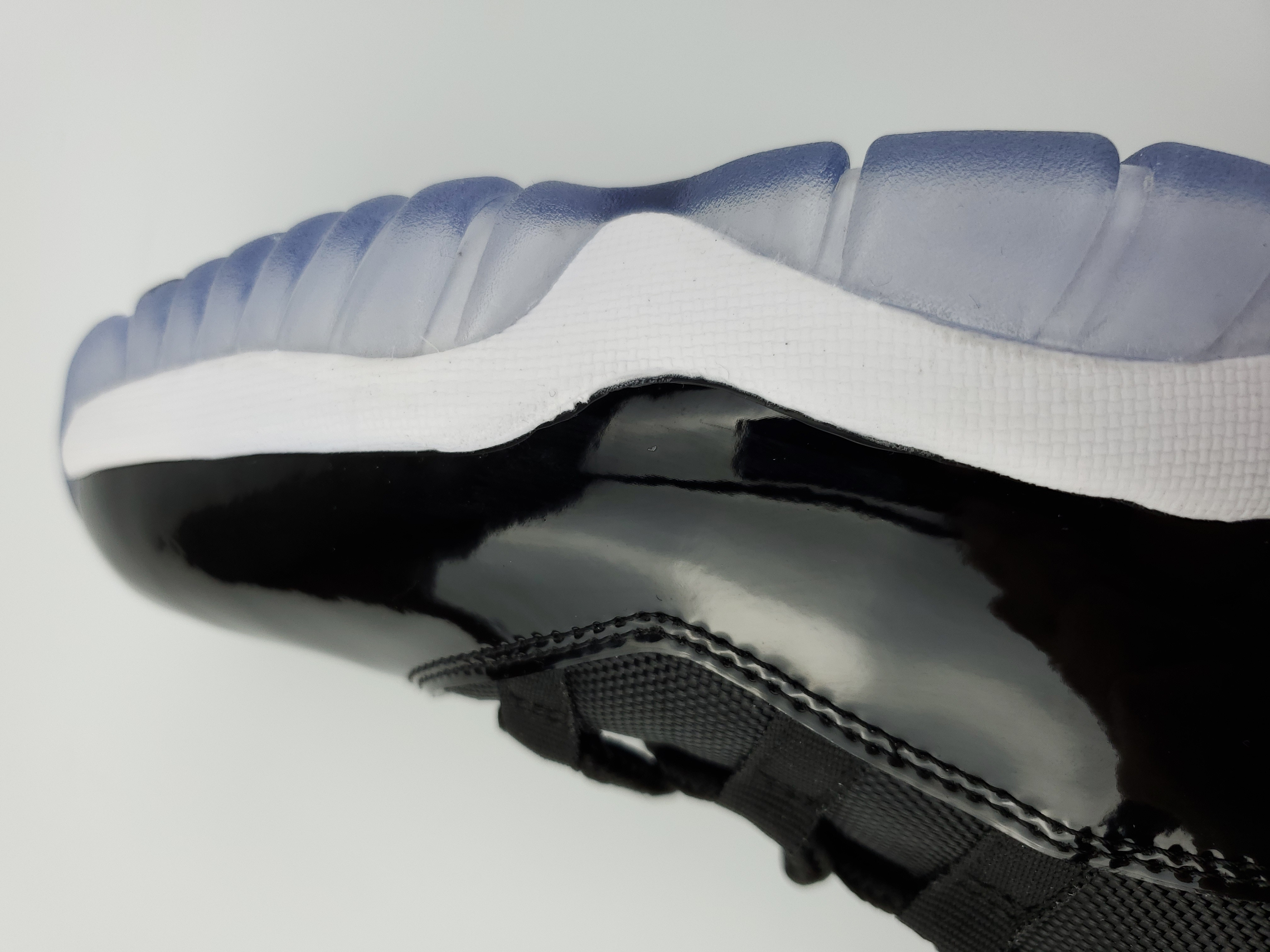 Jordan 11 Retro Space Jam (2016)