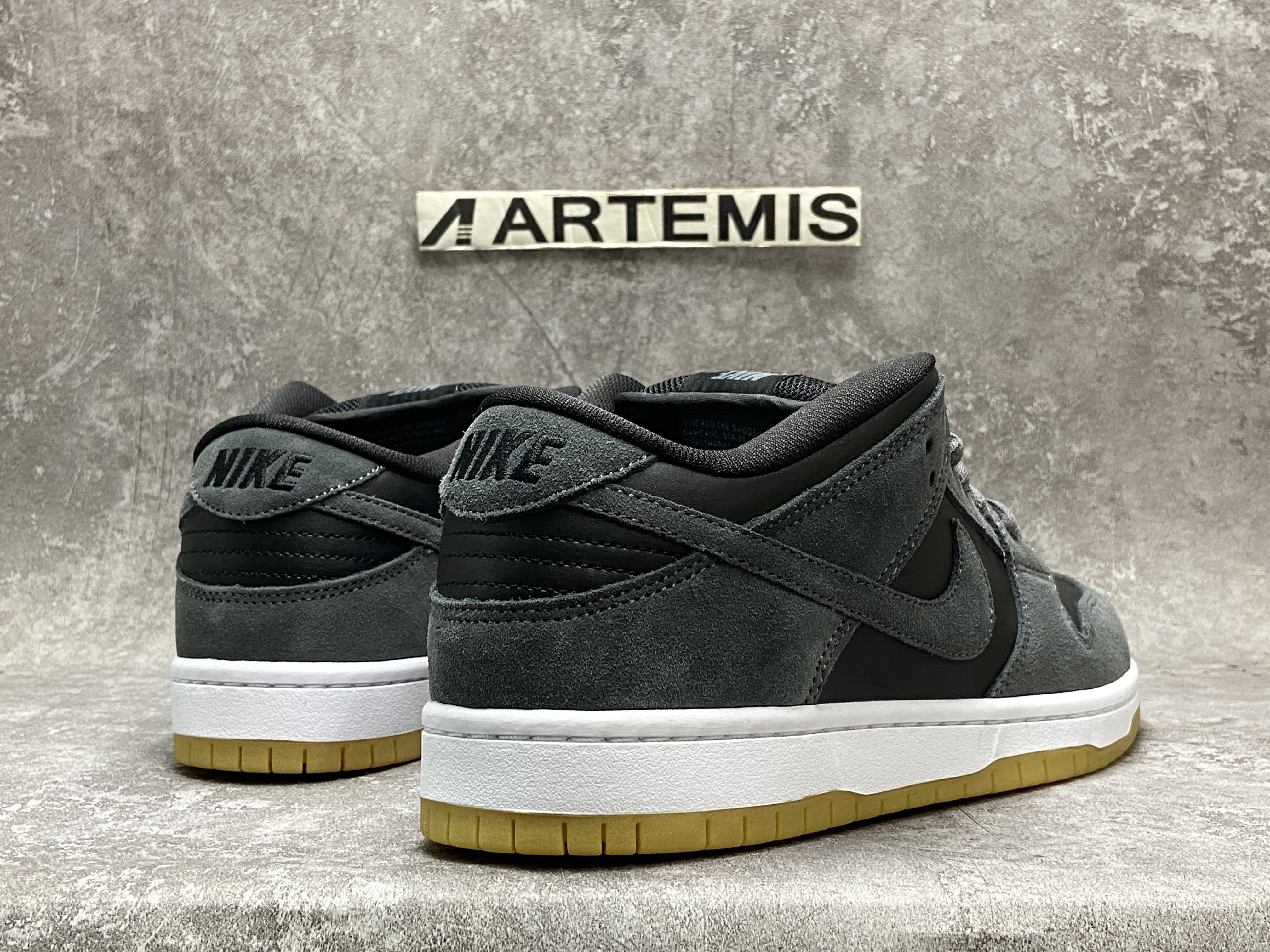Nike SB Dunk Low Dark Grey Black Gum