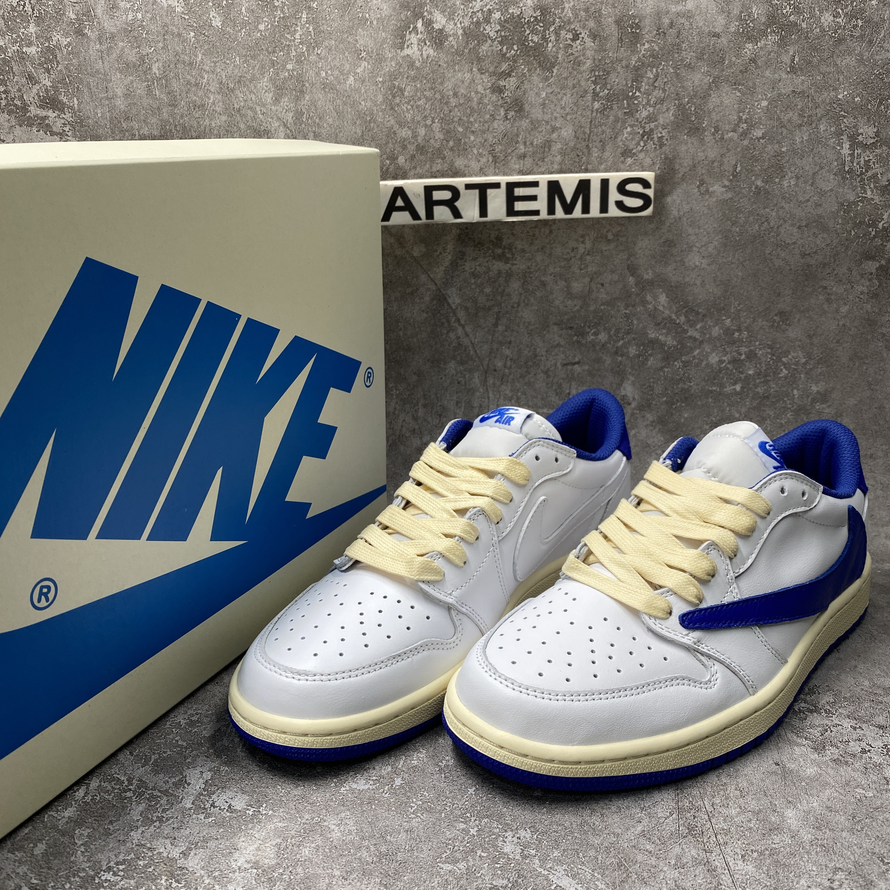 Travis Scott x Air Jordan 1 Low White Blue