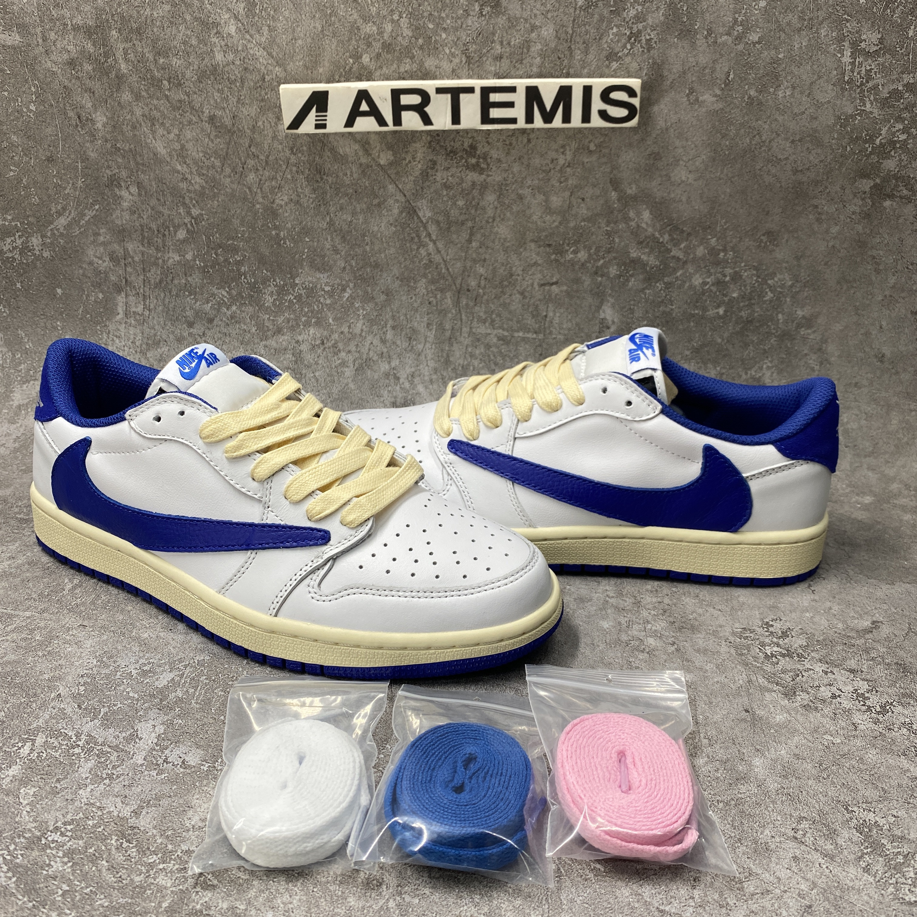Travis Scott x Air Jordan 1 Low White Blue