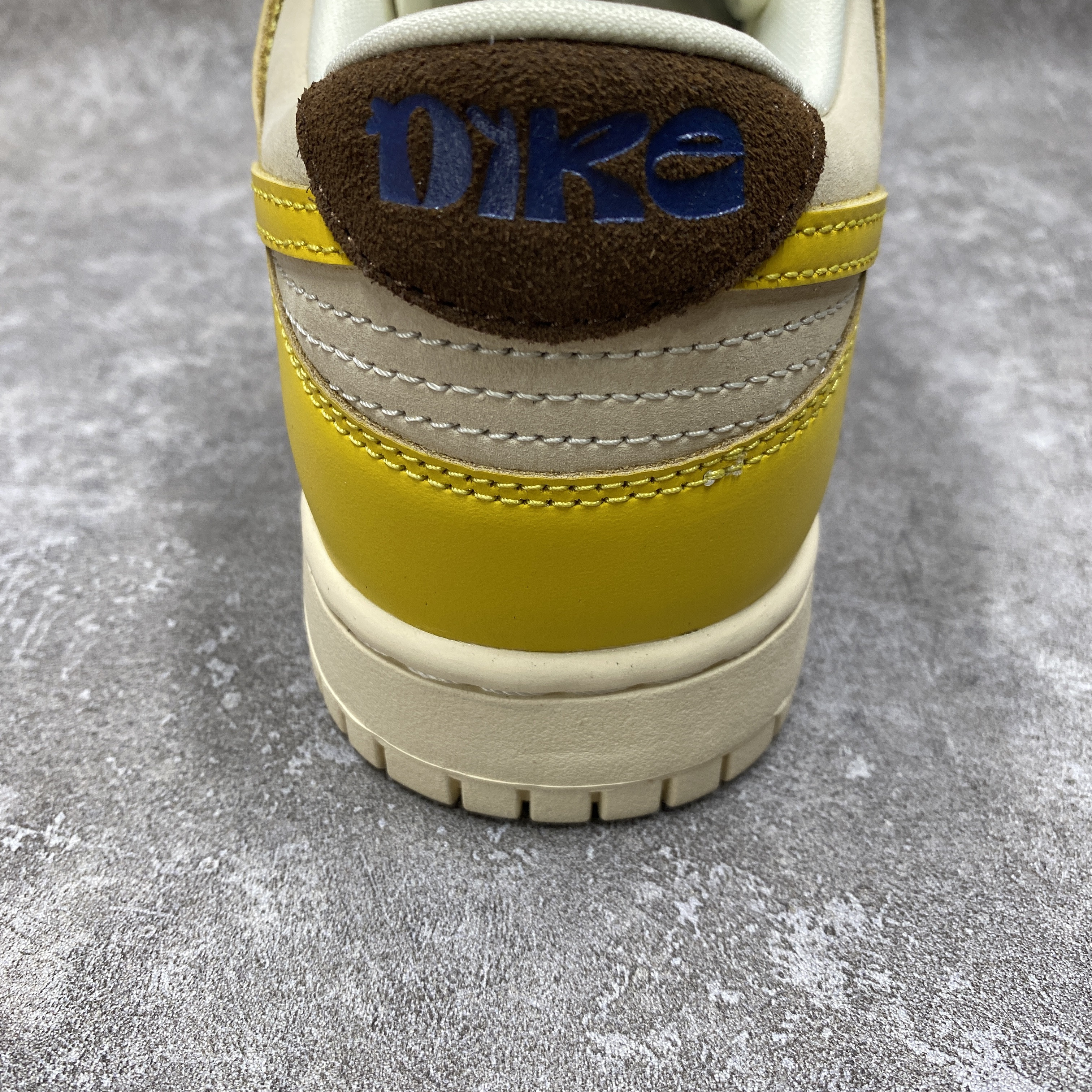 Nike Dunk Low LX Banana