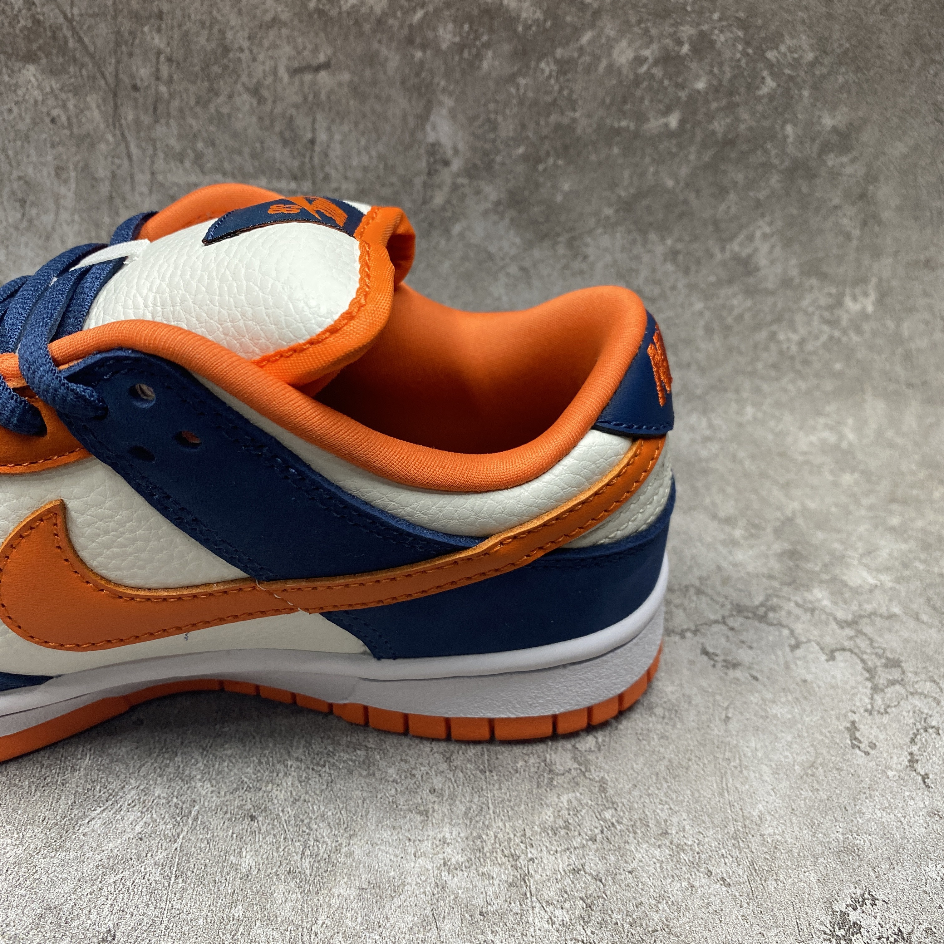Nike SB Dunk Low Pro Broncos