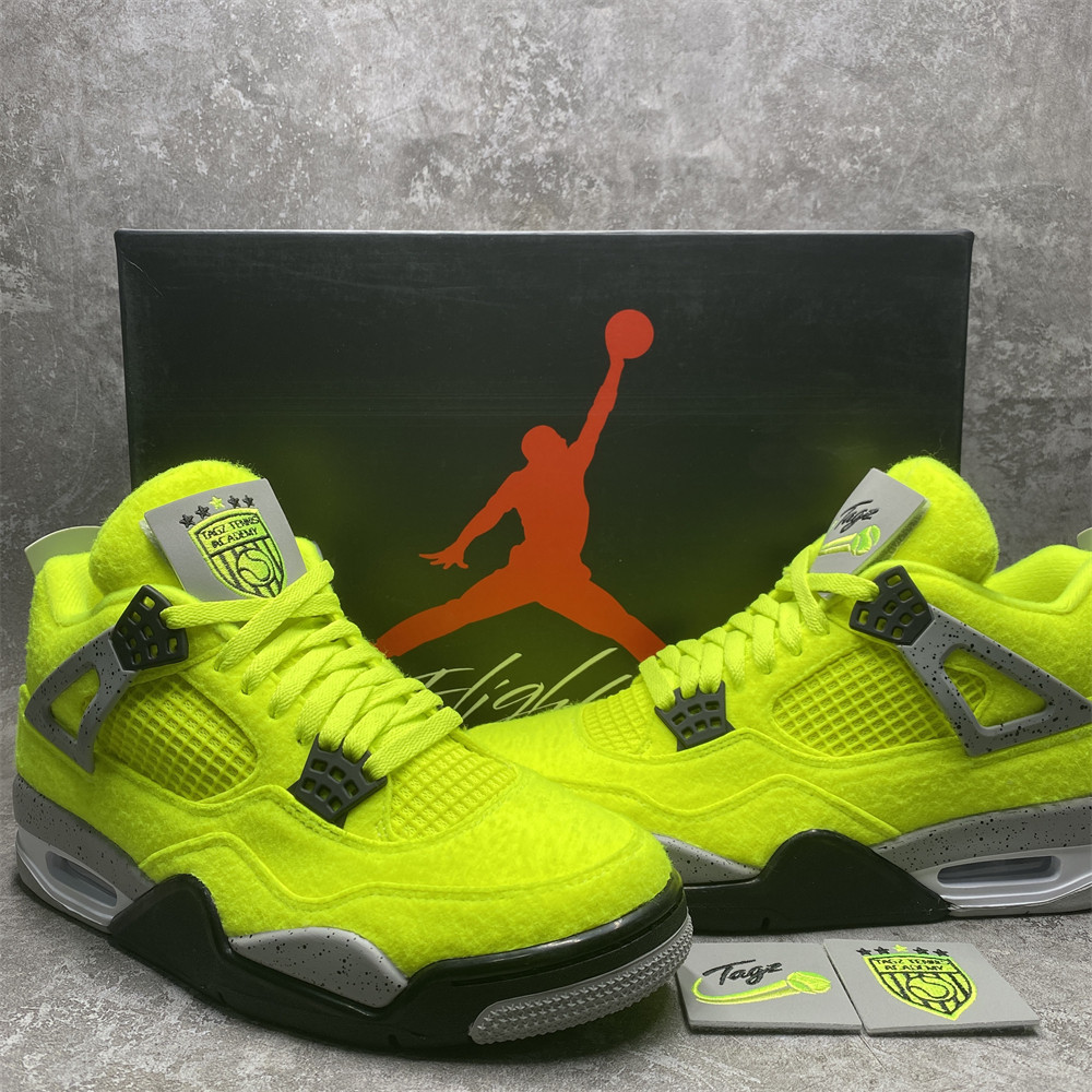AIR JORDAN 4 RETRO