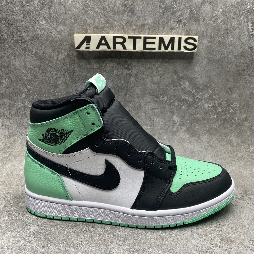 AIR JORDAN 1 RETRO HIGH OG 'GREEN GLOW'