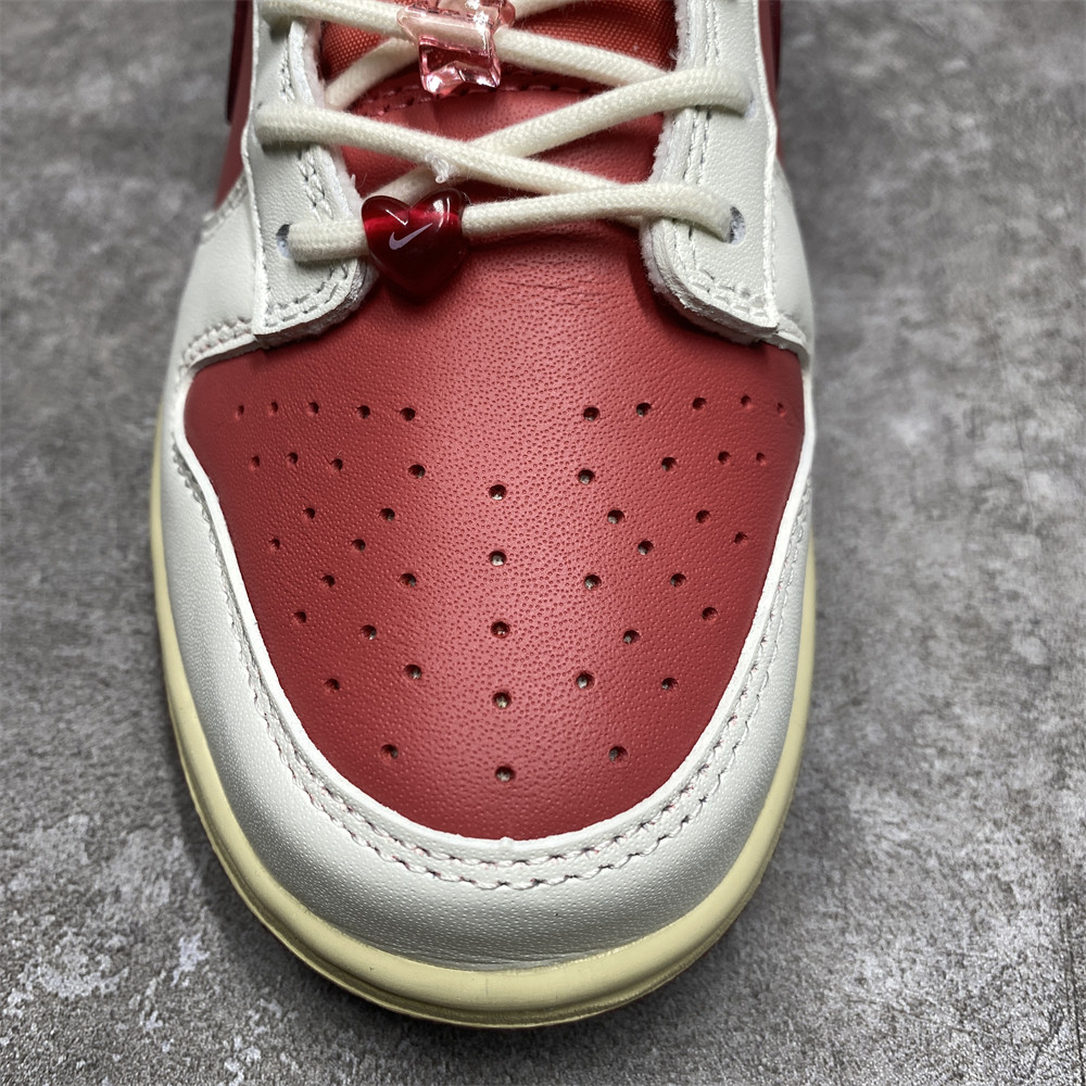 WMNS DUNK LOW 