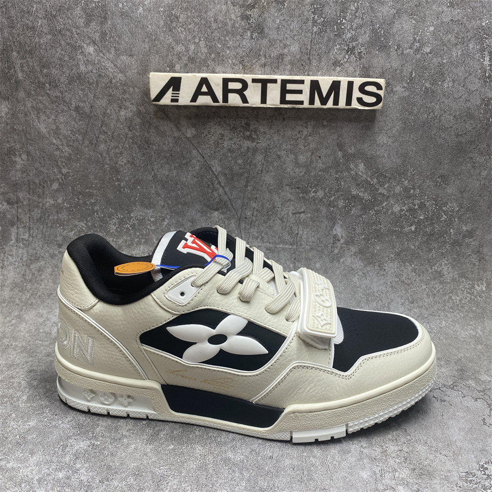 UA LV Trainer Sneaker