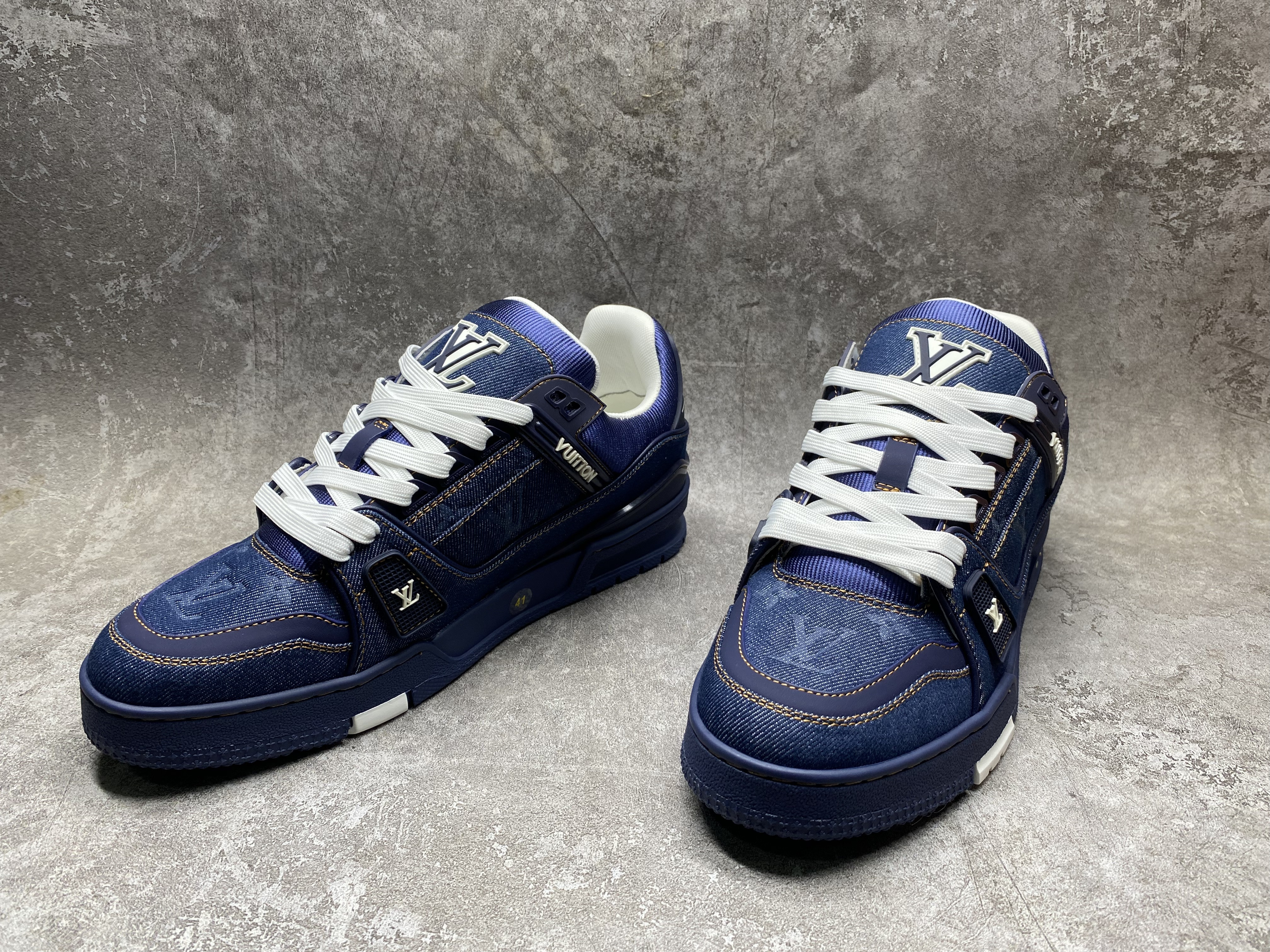 UA LV Trainer Sneaker