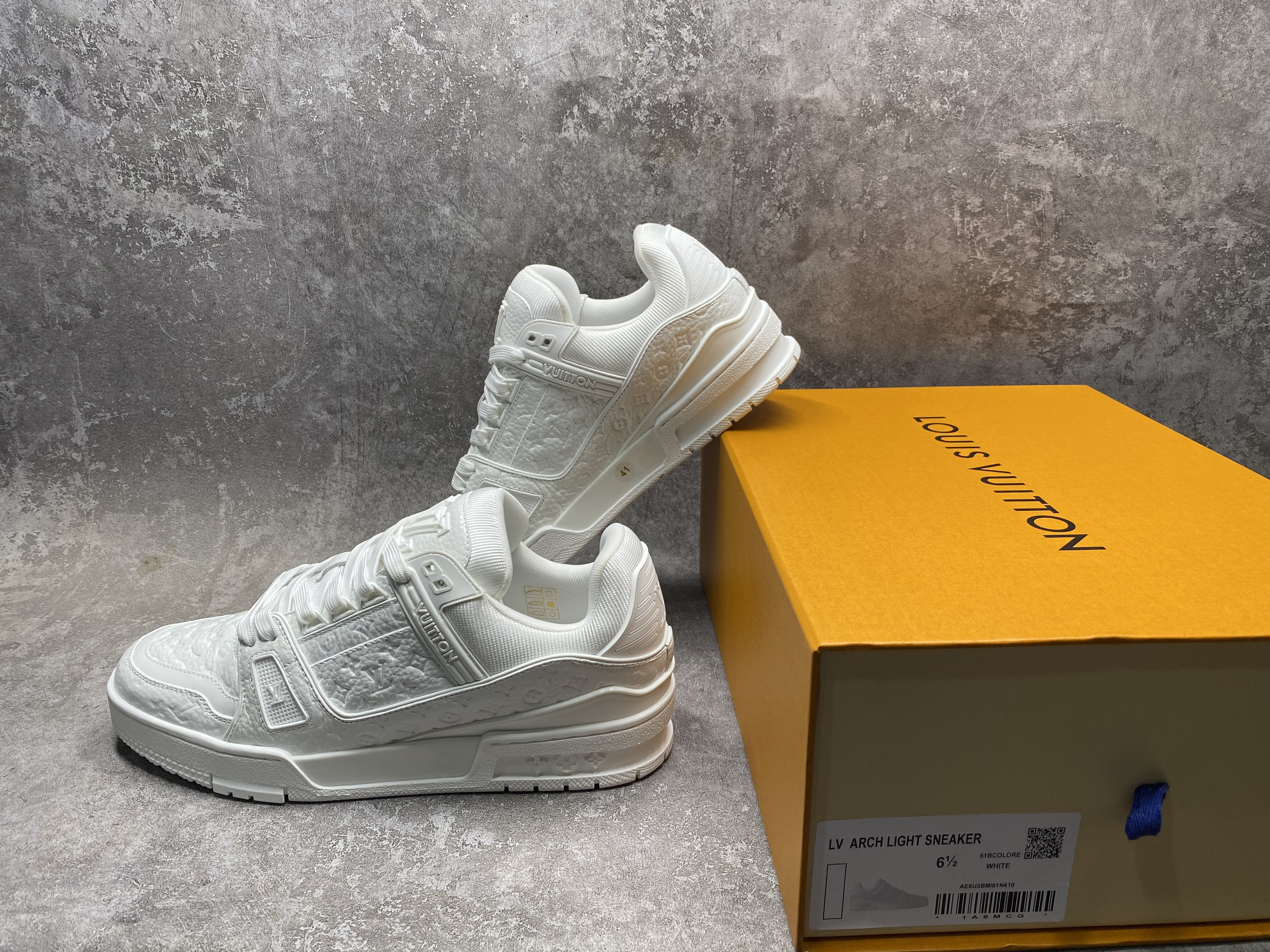 UA LV trainer Sneakers