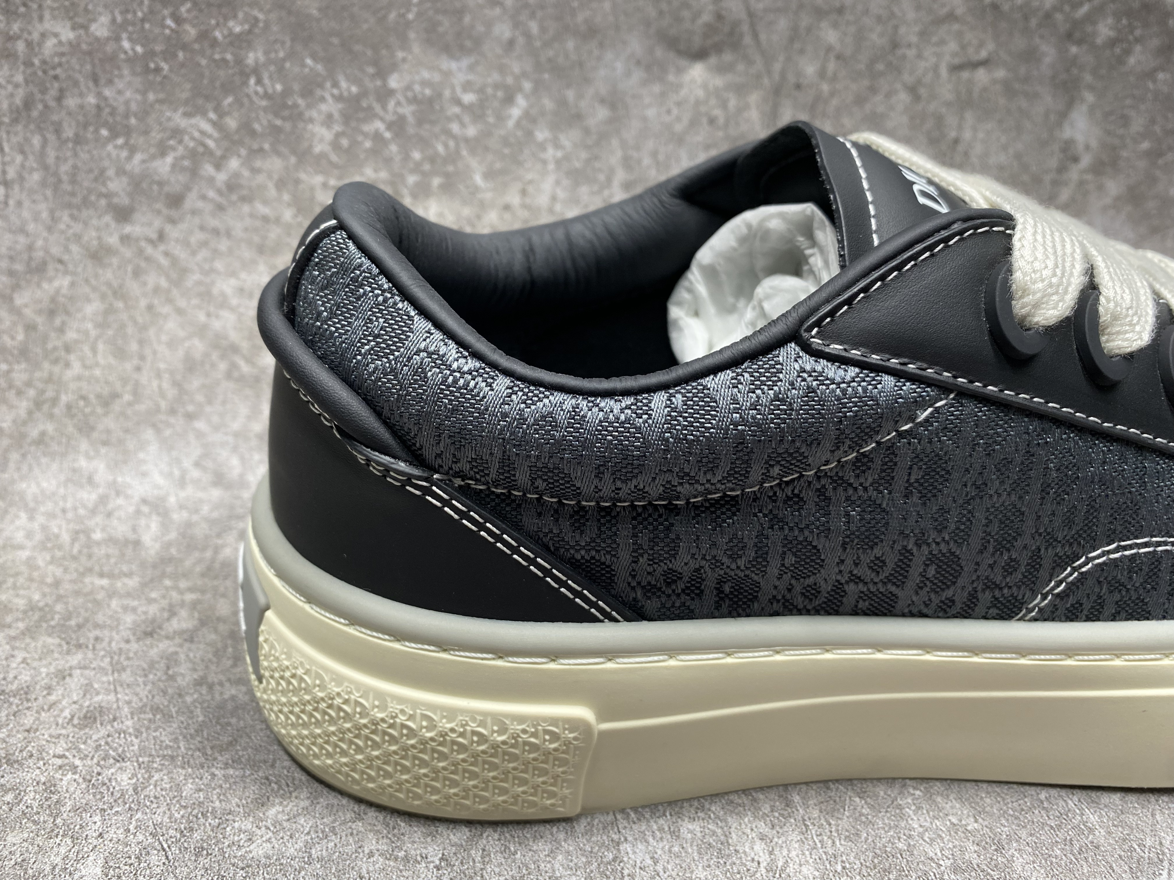ua D*or b33 sneaker