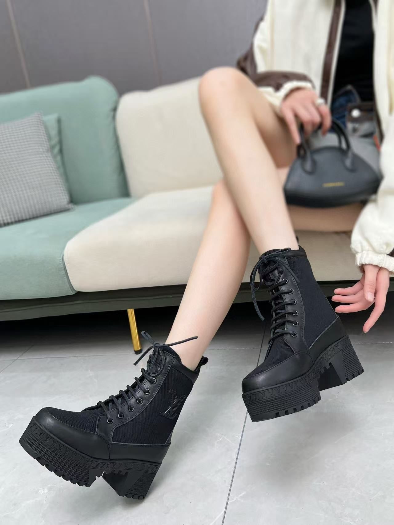 UA LV Laureate Platform Desert Boot