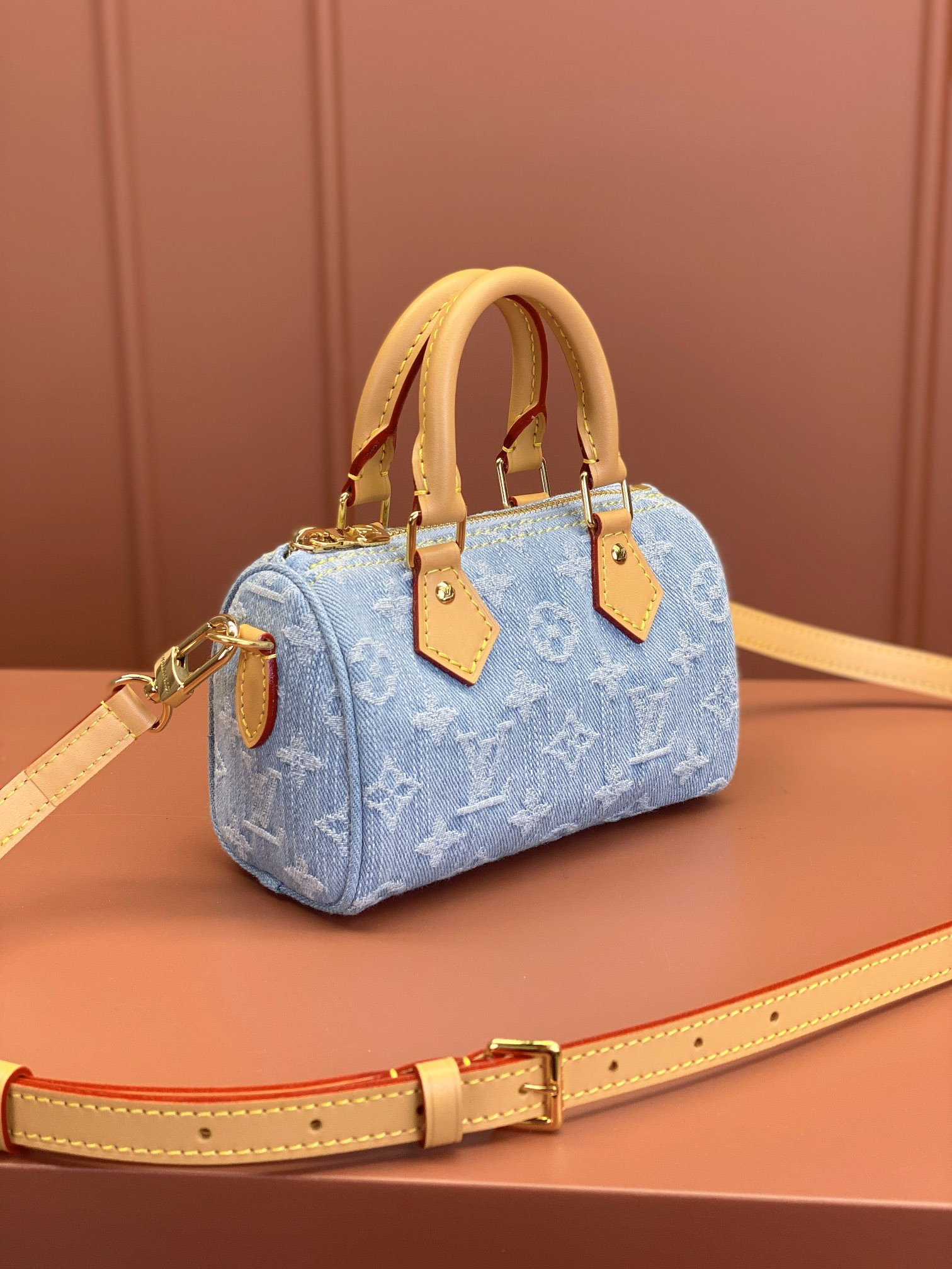 LV Nano Speedy M11212 6.3 x 3.9 x 3 in
