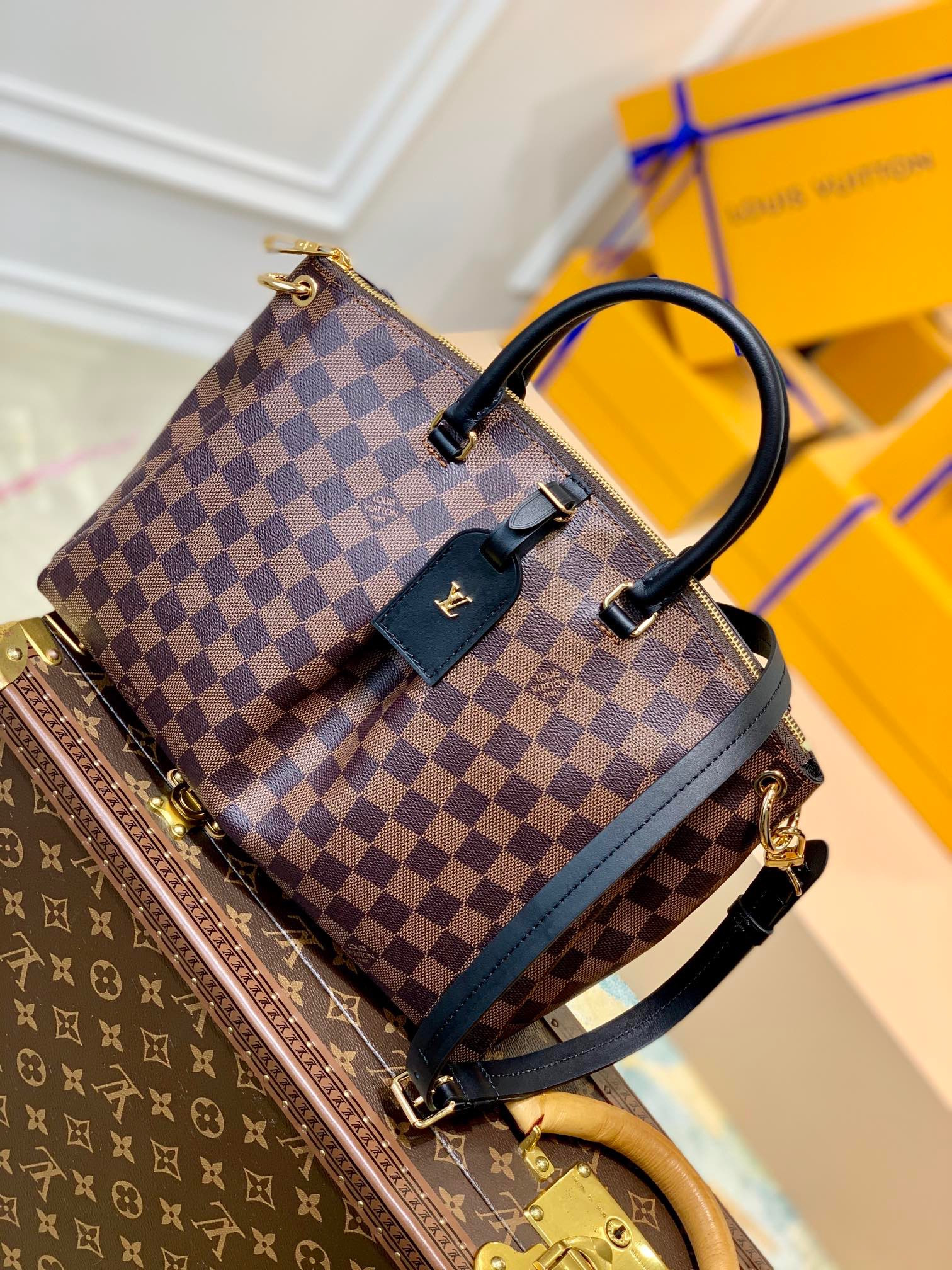 LV Boétie MM N45283