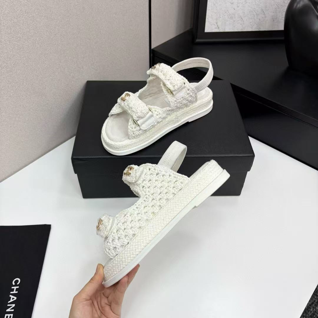 ua Ch*el sandals