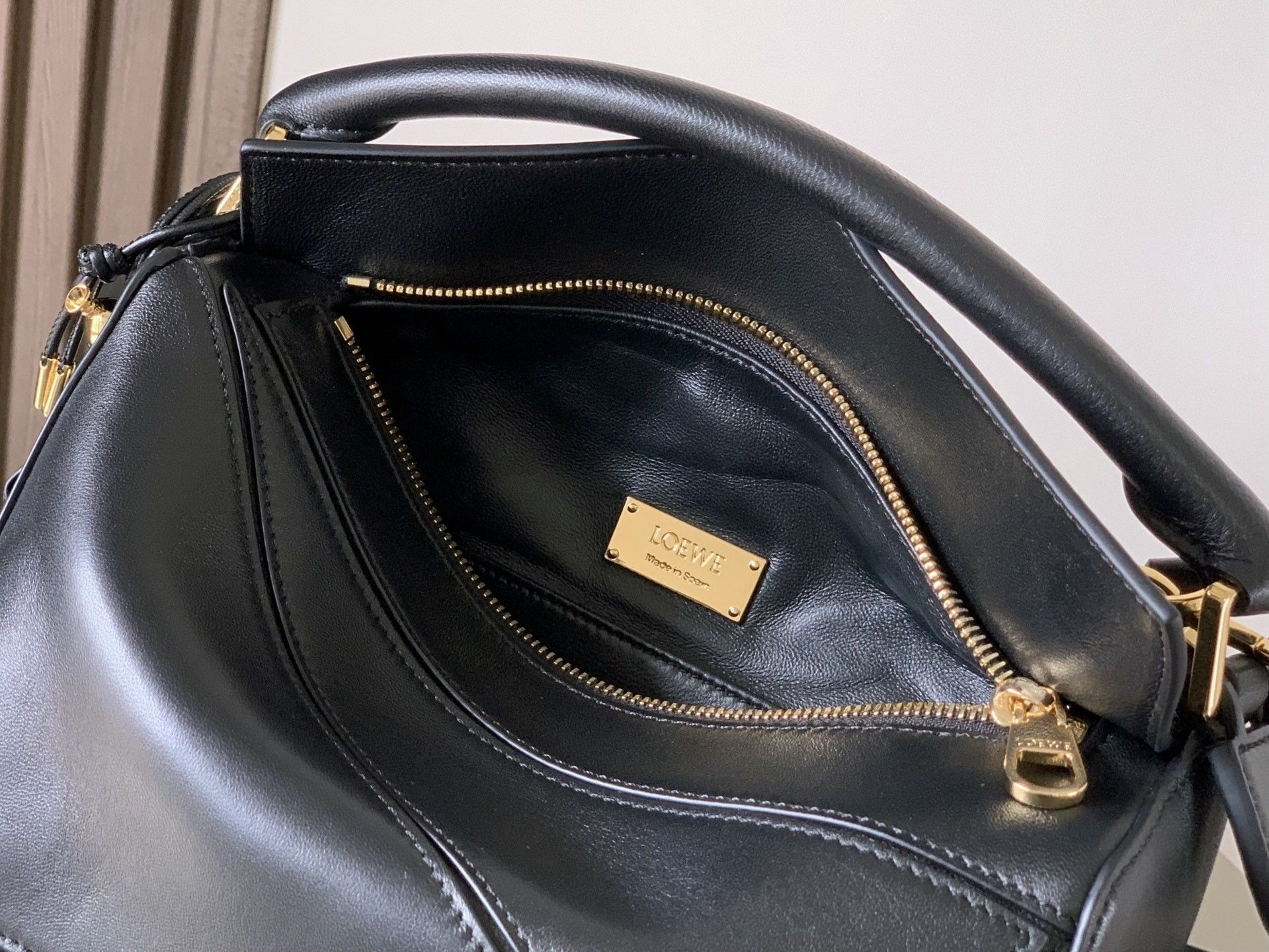 L0ew* small featherlight puzzle bag in nappa lambskin 16.5x24x10.5cm