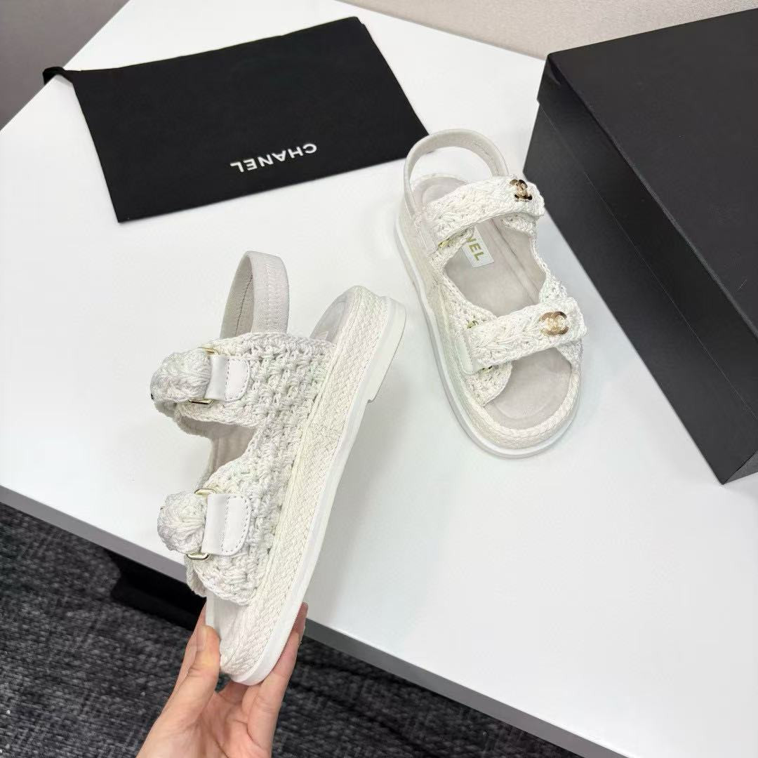 ua Ch*el sandals