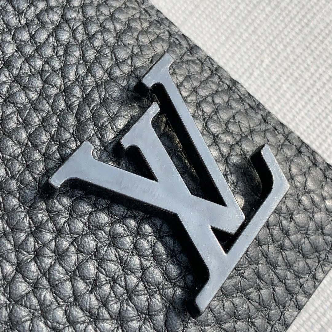 LV Christmas MULTIPLE WALLET M69829