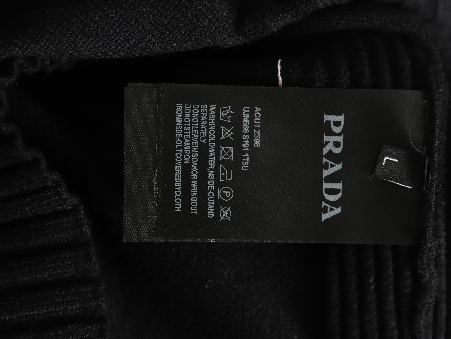 Pra*a prd 24fw knitting sweaters
