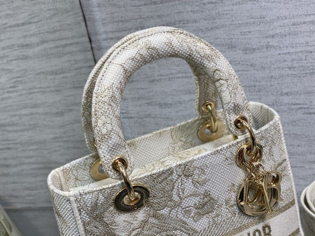 medium D*or lady d-lite bag 24 x 20 x 11 cm