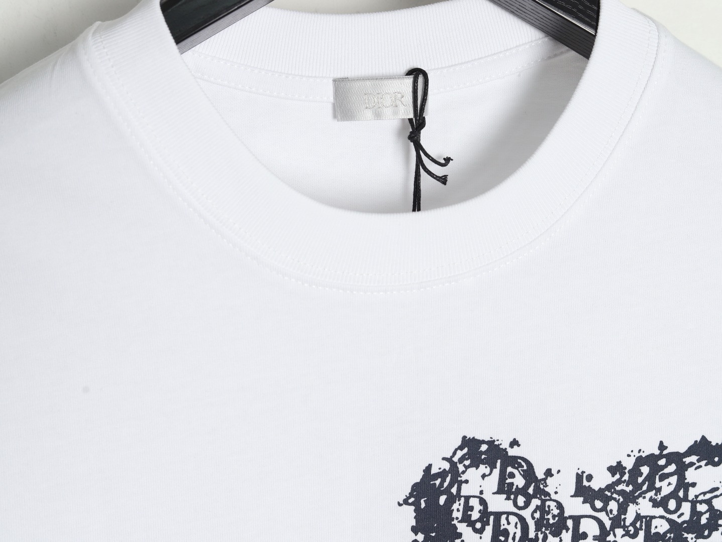 D*or short-sleeved t-shirt