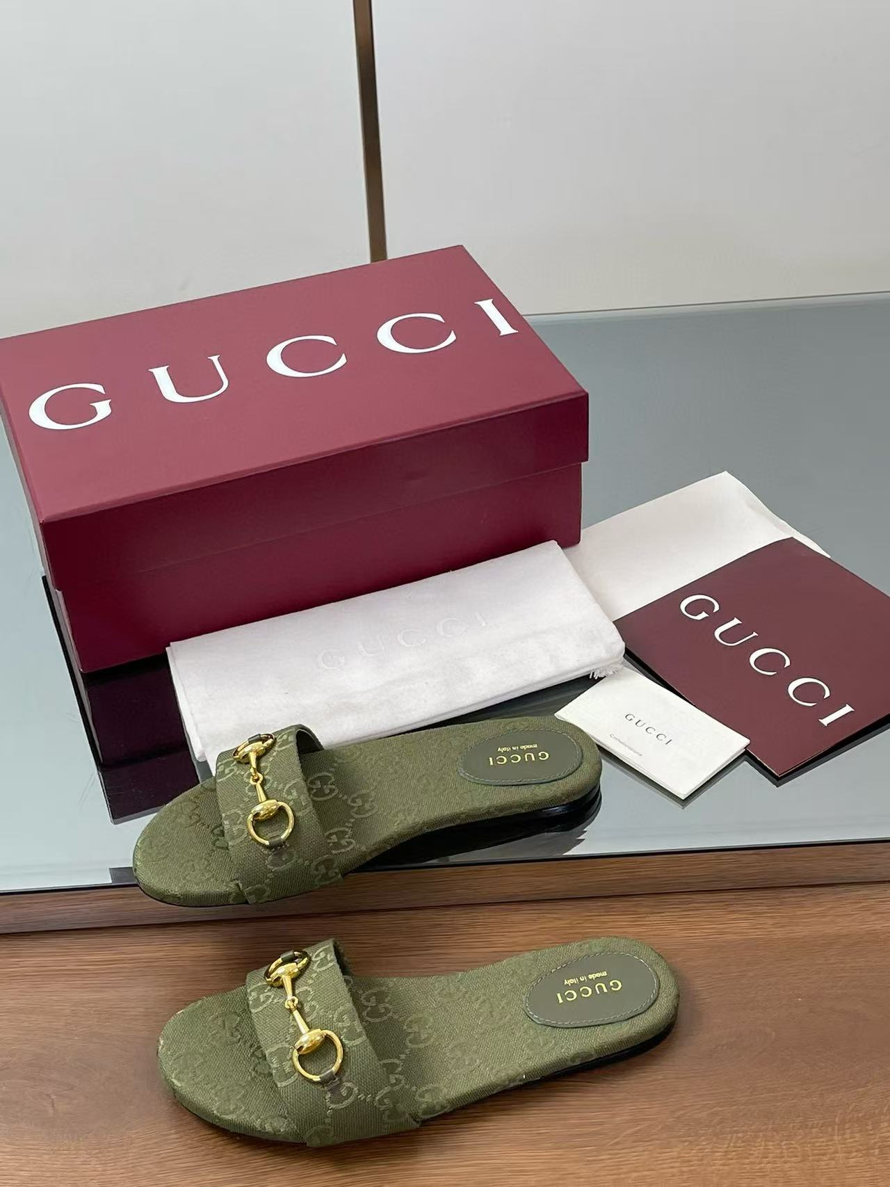 ua G*u*i slide sandal with horsebit