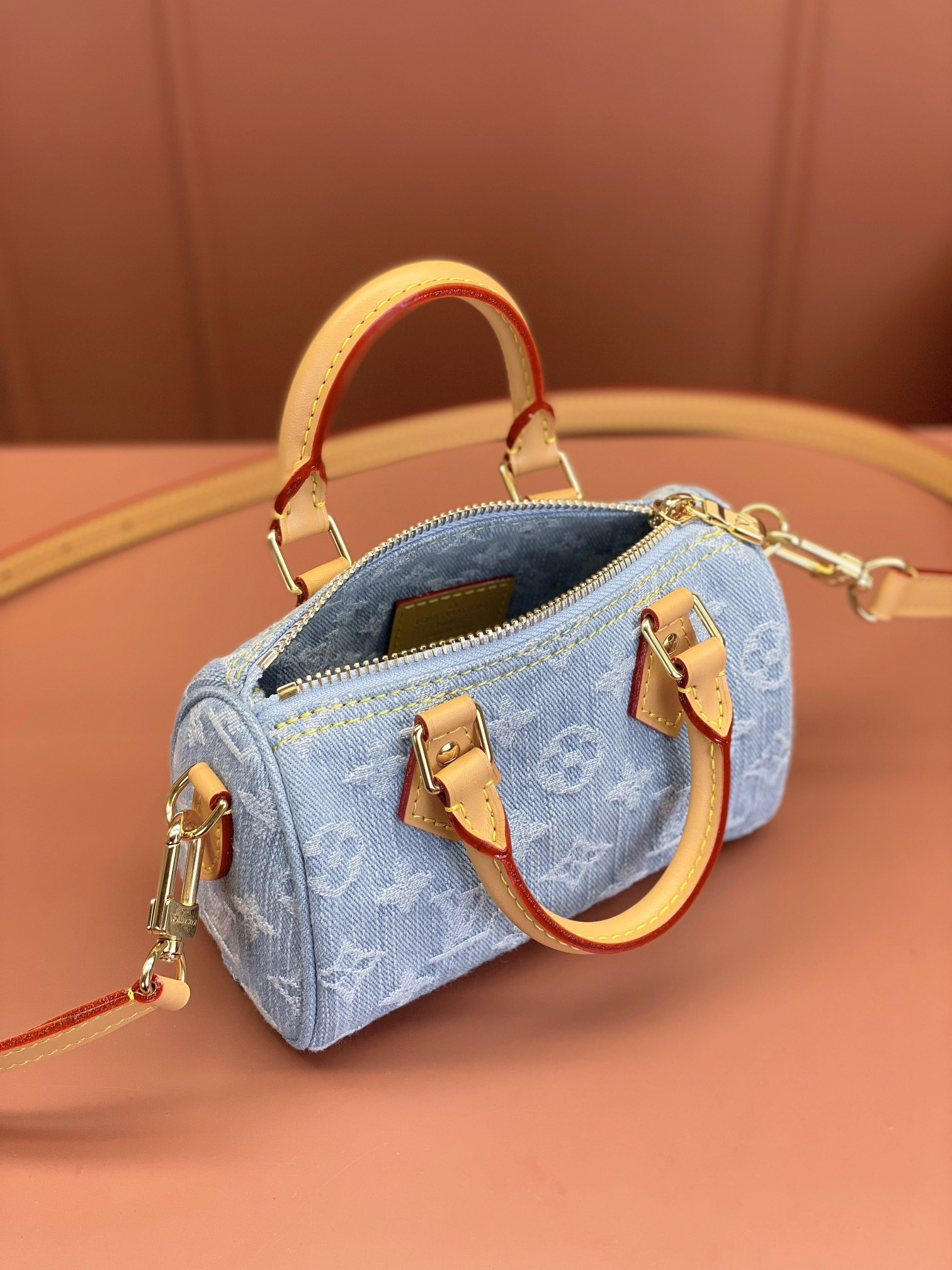 LV Nano Speedy M11212 6.3 x 3.9 x 3 in