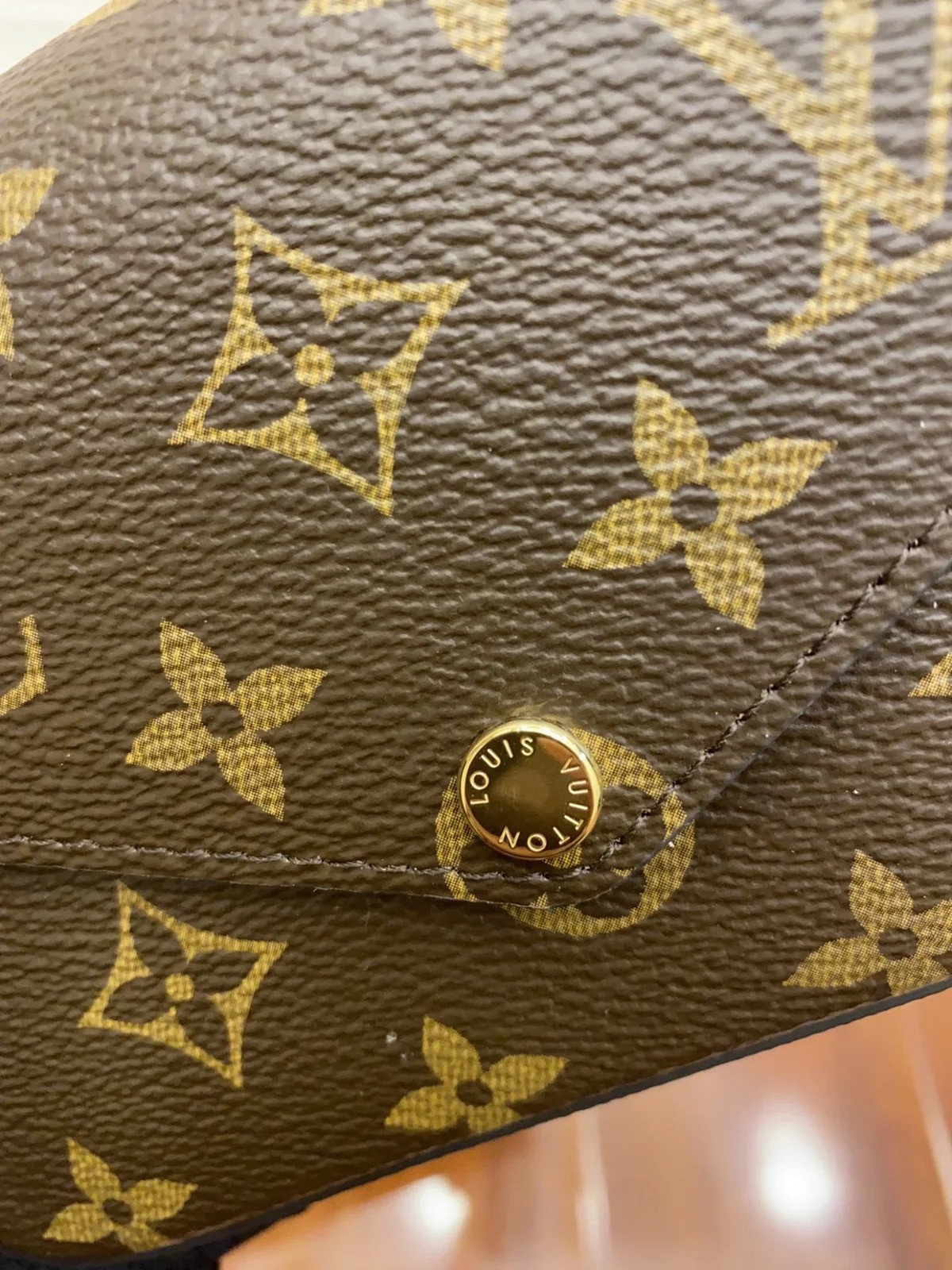 LV FELICIE STRAP & GO M80091