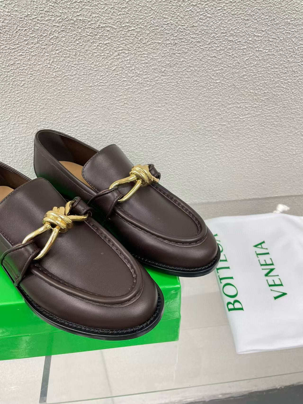 ua bo*te*ga Ve*ne*ta loafers shoes