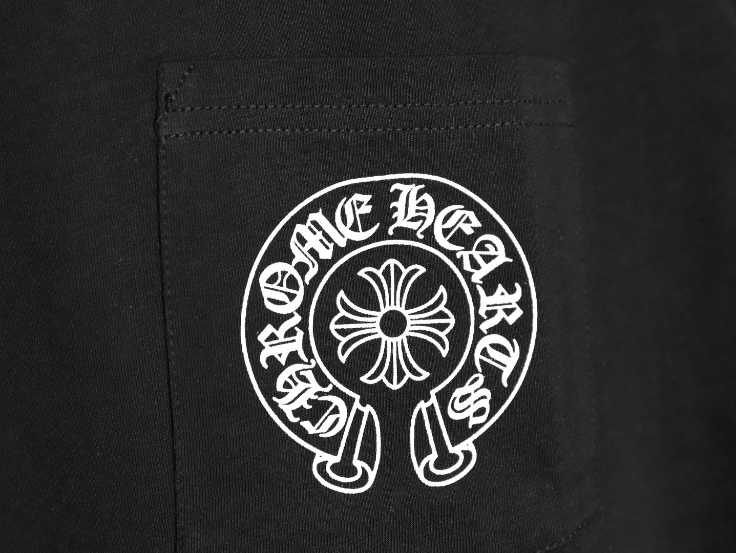 Ch**me He**ts 25fw long-sleeved t-shirt