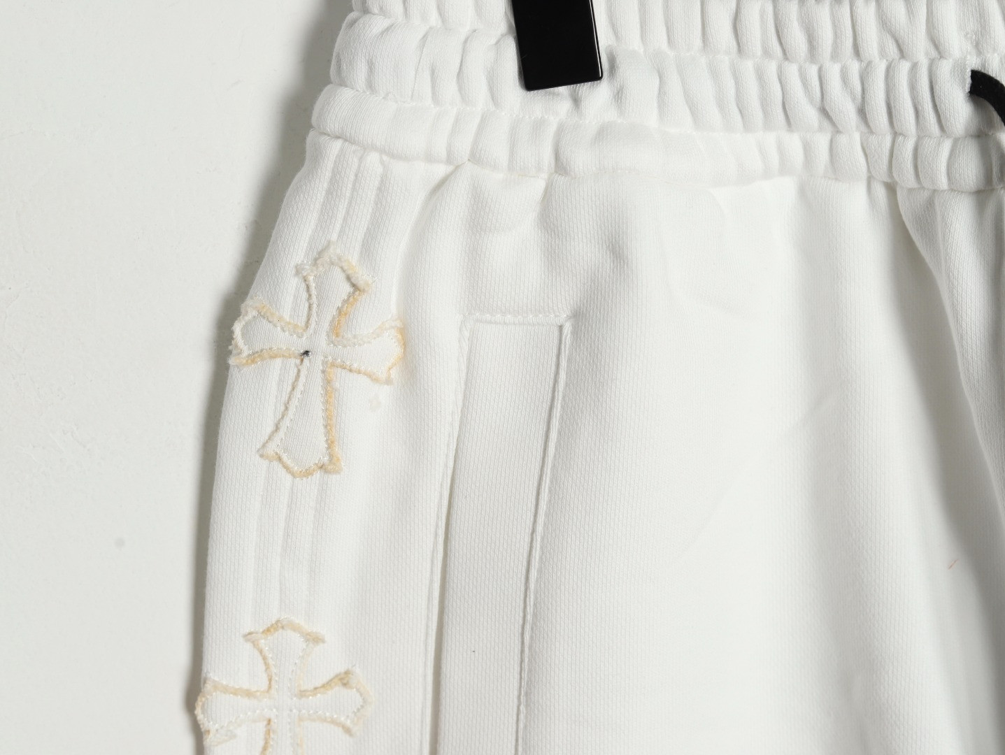 Ch**me He**ts 24ss shorts
