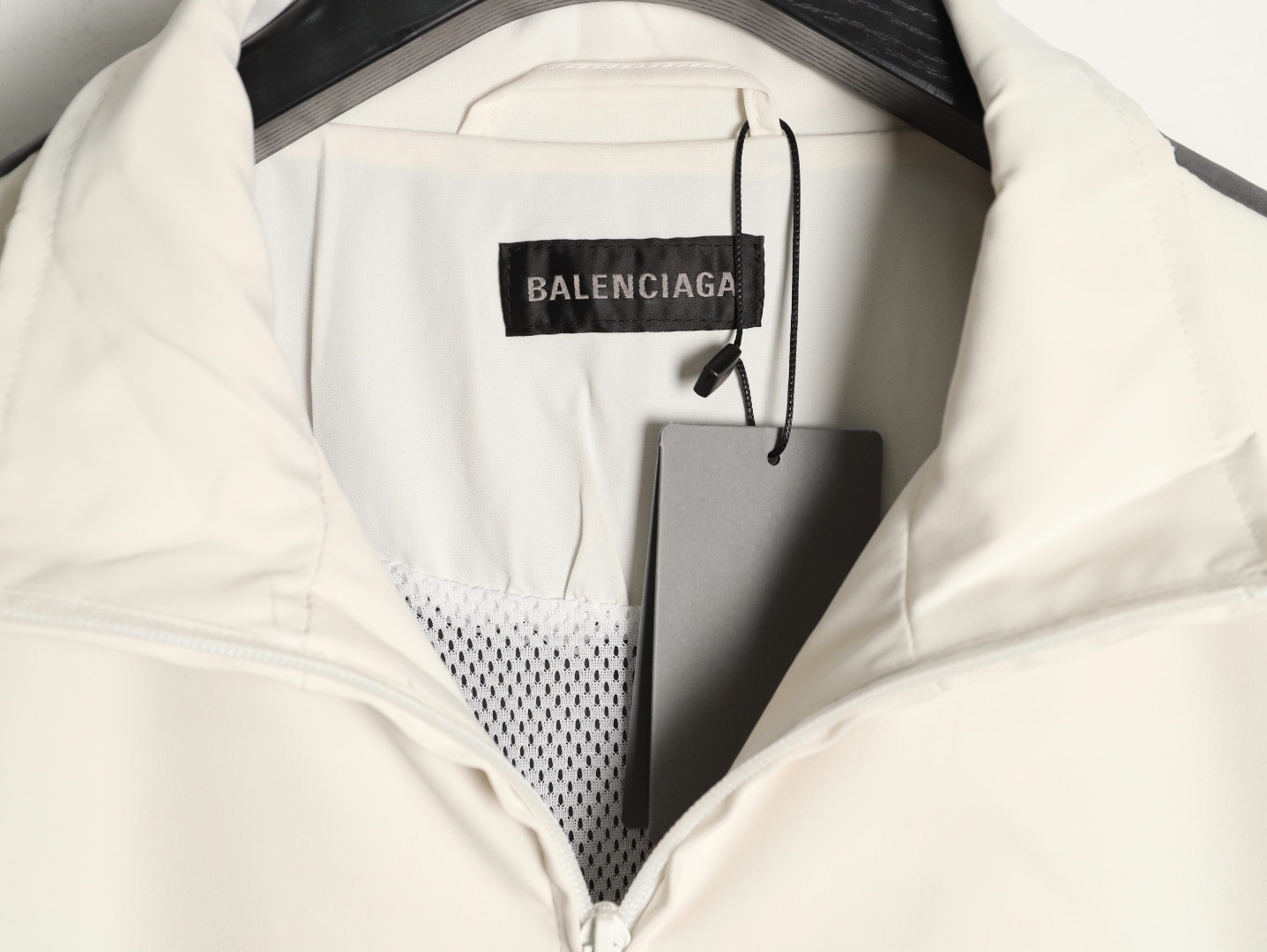 Ba*len*cia*ga coats suit