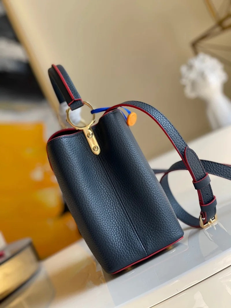LV CAPUCINES PM M43934