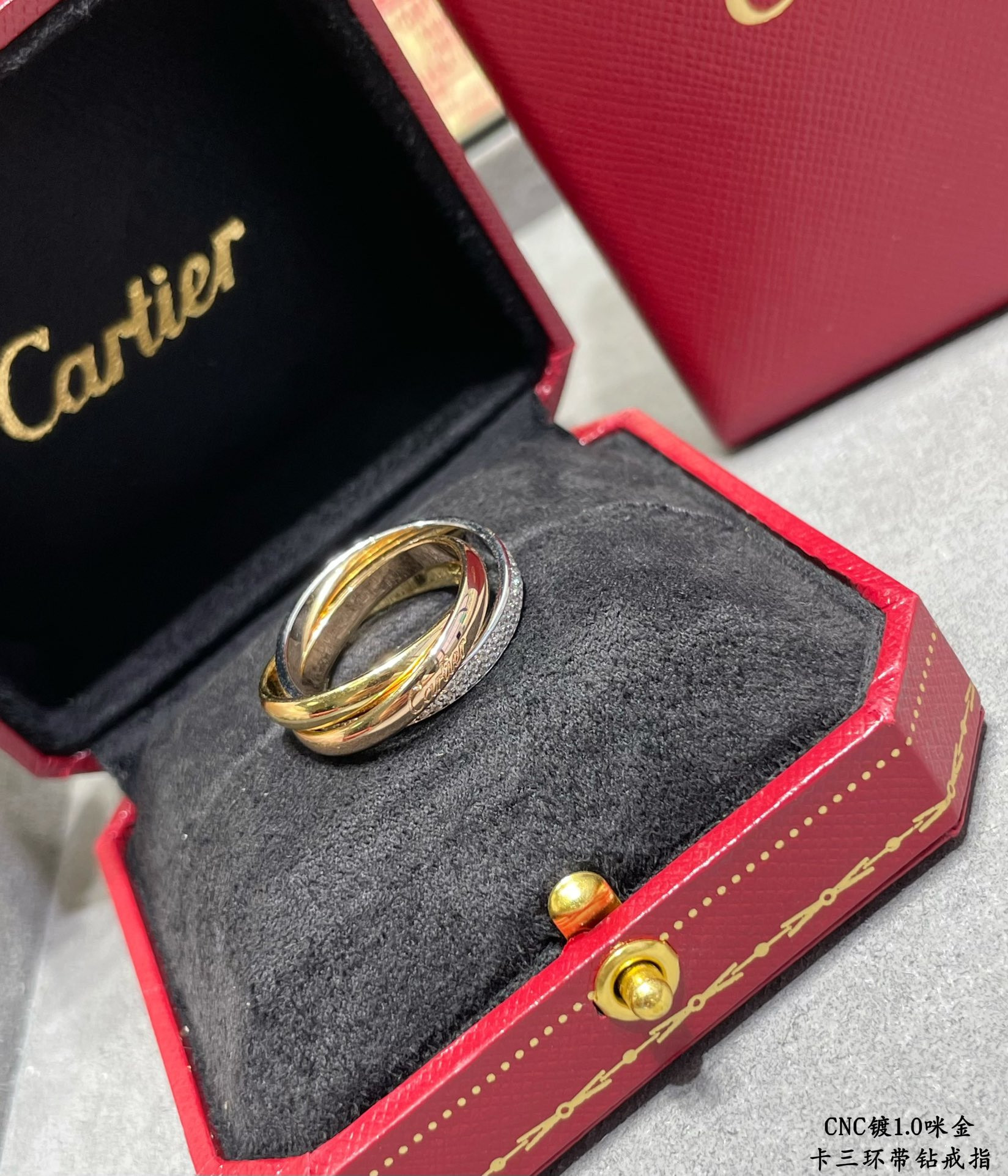 ca*t*er three-band Di*m*nd ring