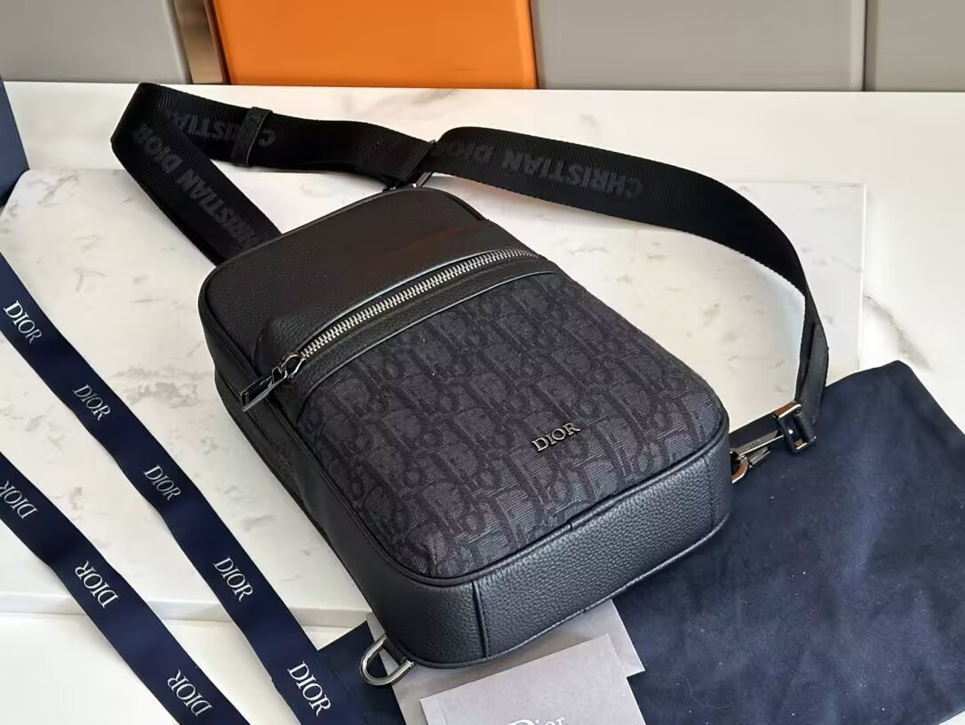 D*or rider 2.0 sling bag black D*or oblique jacquard and black grained calfskin 17x26x8cm