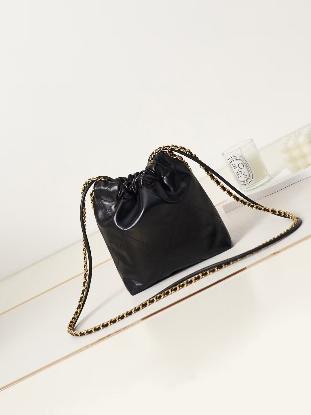 Ch*el 22 mini handbag shiny calfskin black 20 × 19 × 6 cm