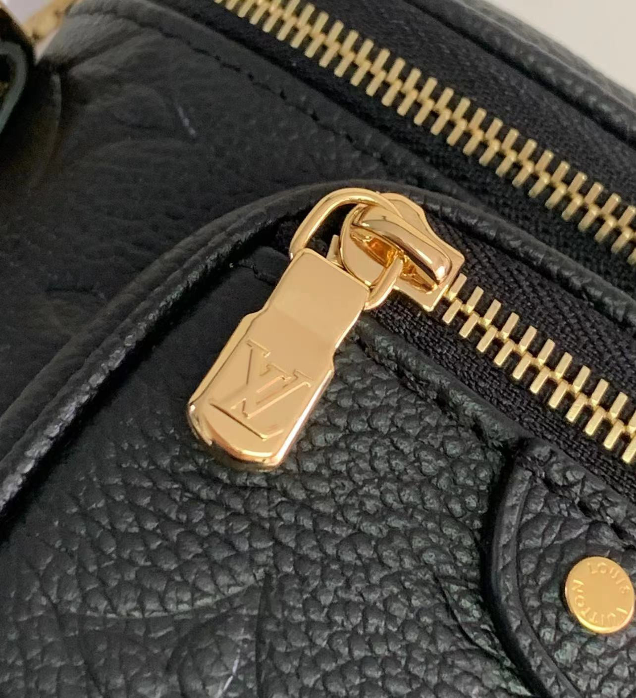 LV Mini Bumbag M46917 17x12x9.5CM