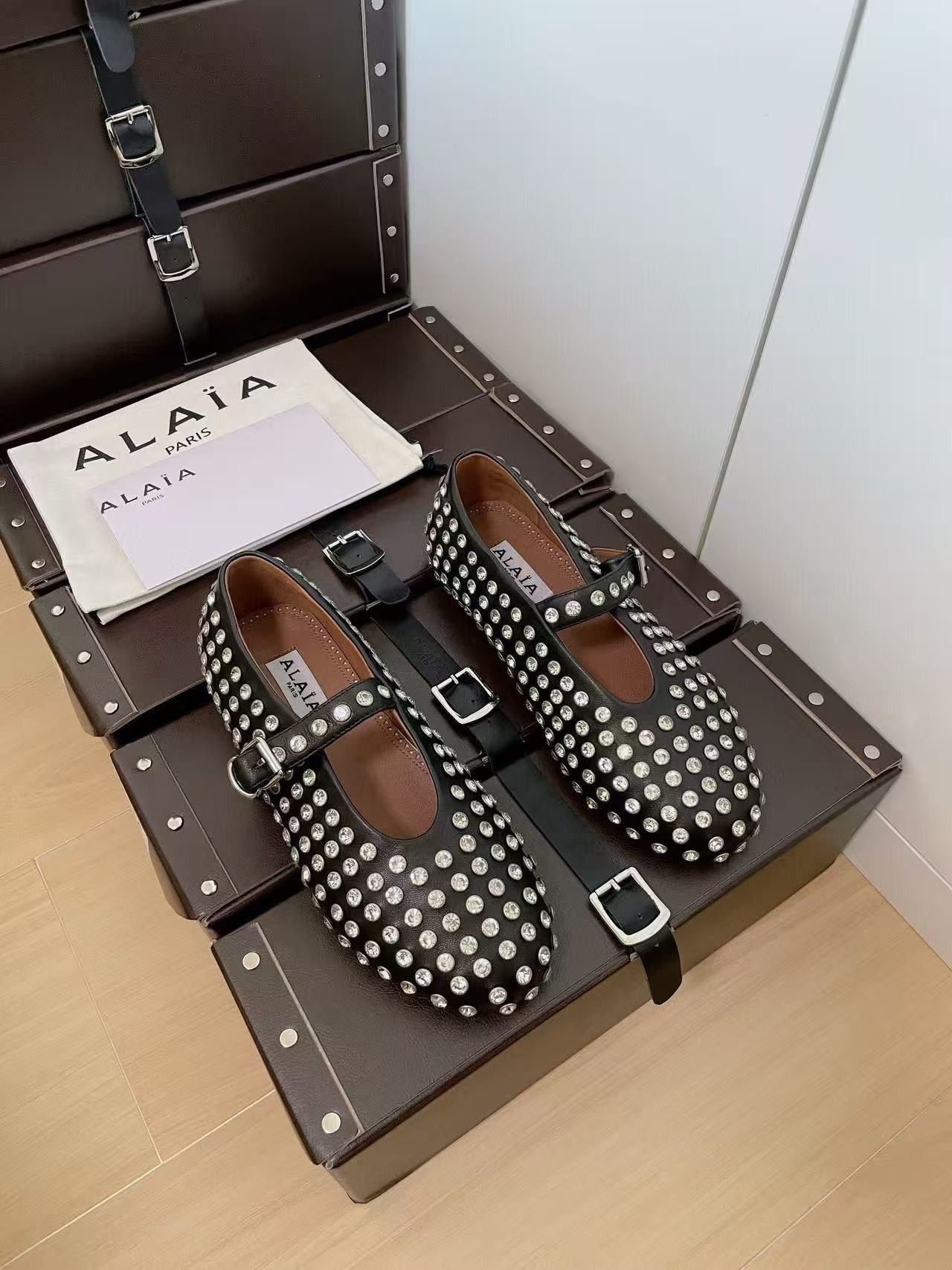 UA ALAÏA STRASS BALLET FLATS