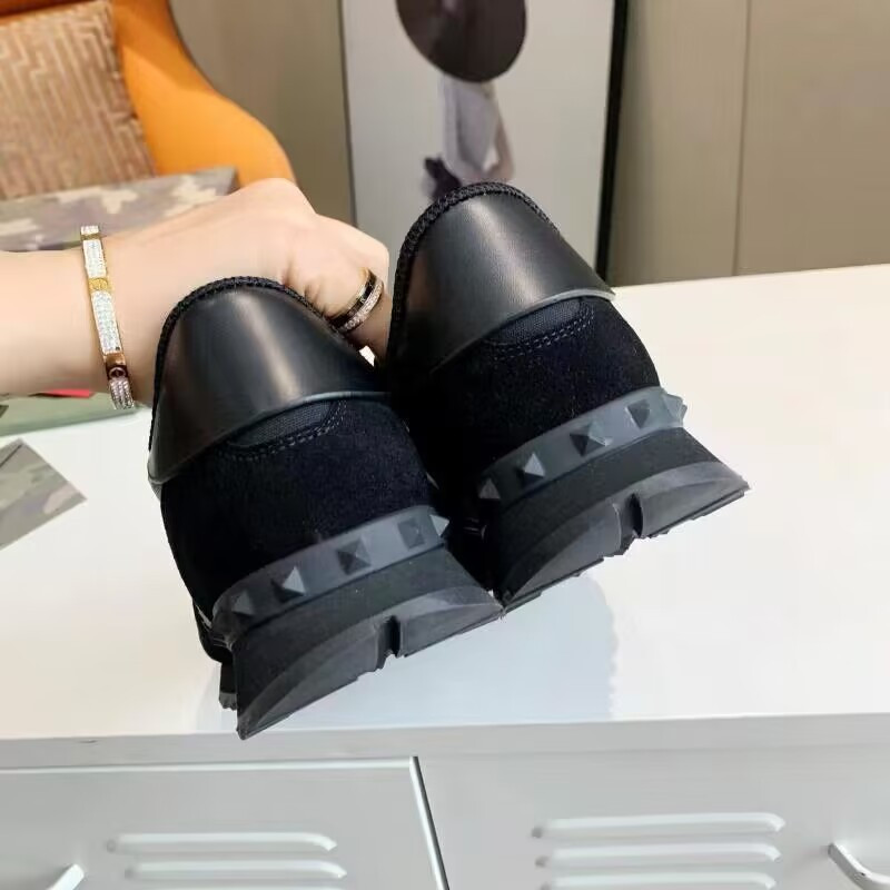 ua Va1e*ntin0 garavani rockrunner