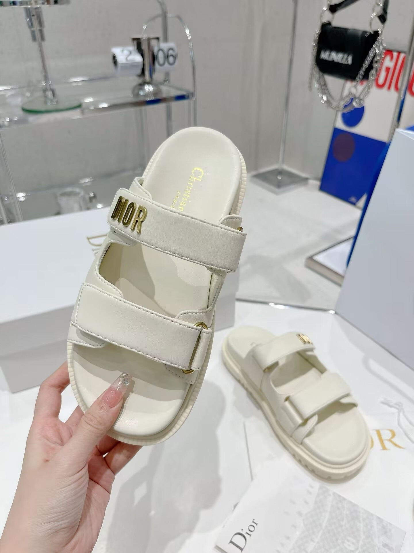 ua D*or D*oract sandal white