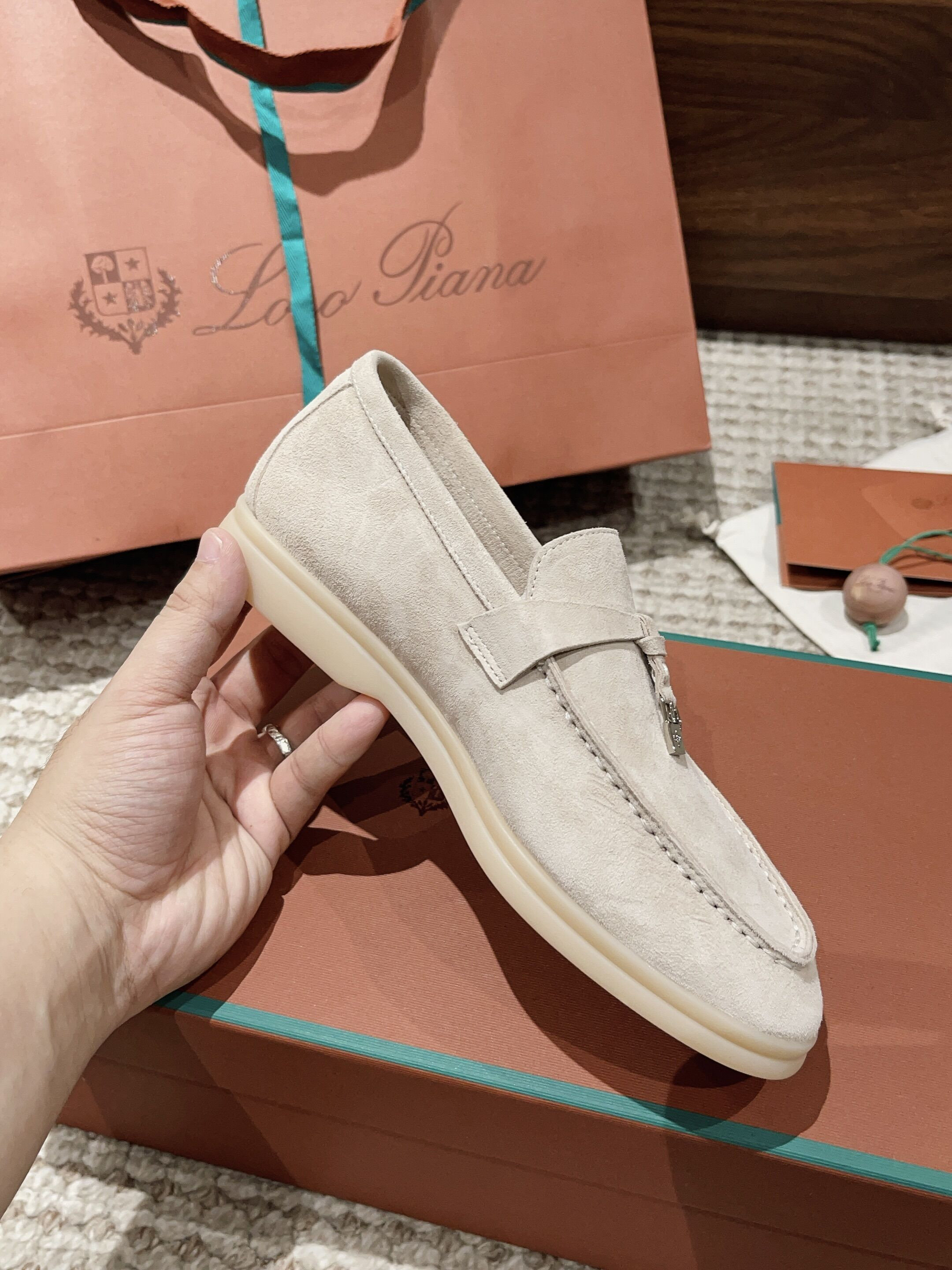 ua L**o p*ana summer charms walk loafers