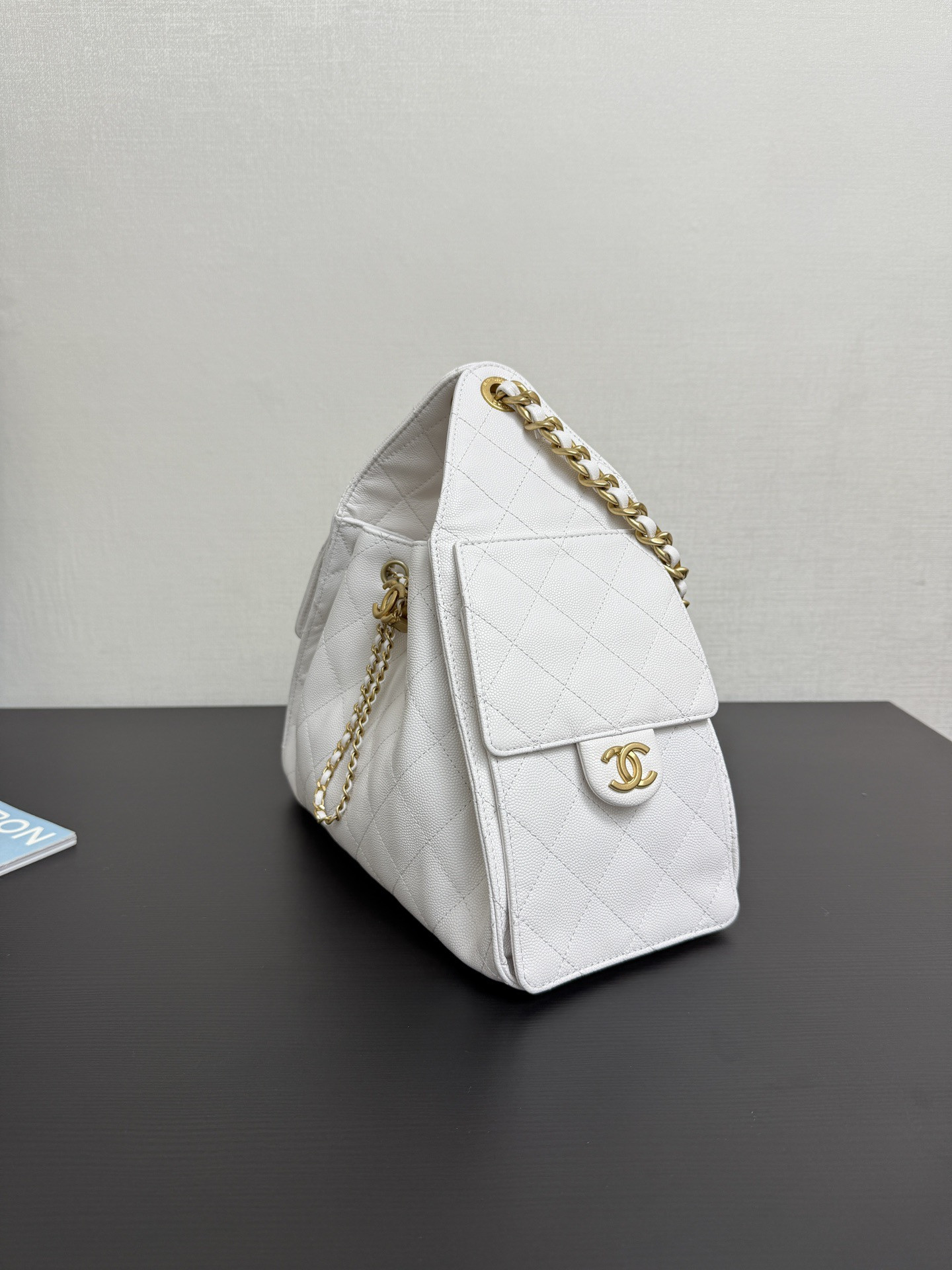 Ch*el 25c bucket bag 26x30x14cm