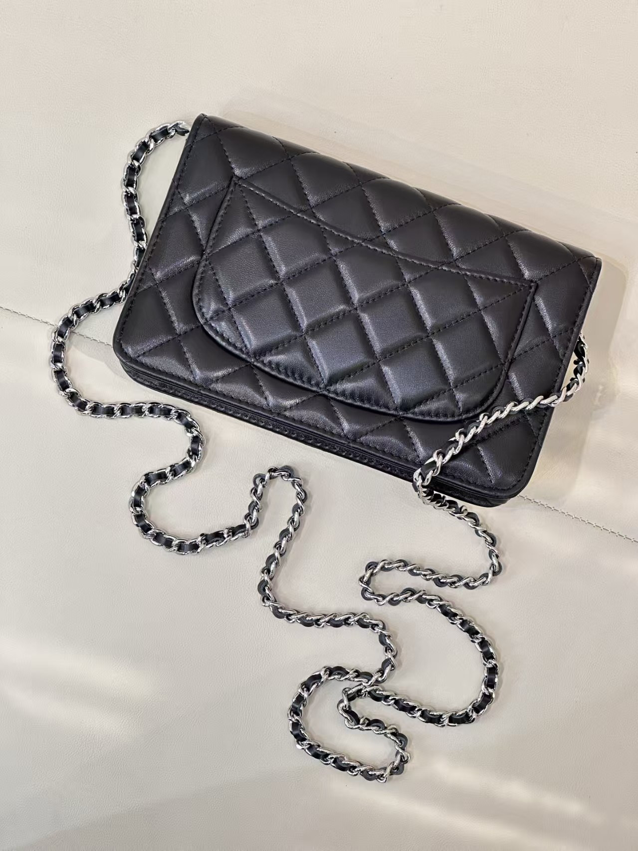 Ch*el woc classic wallet on chain 13x19cm