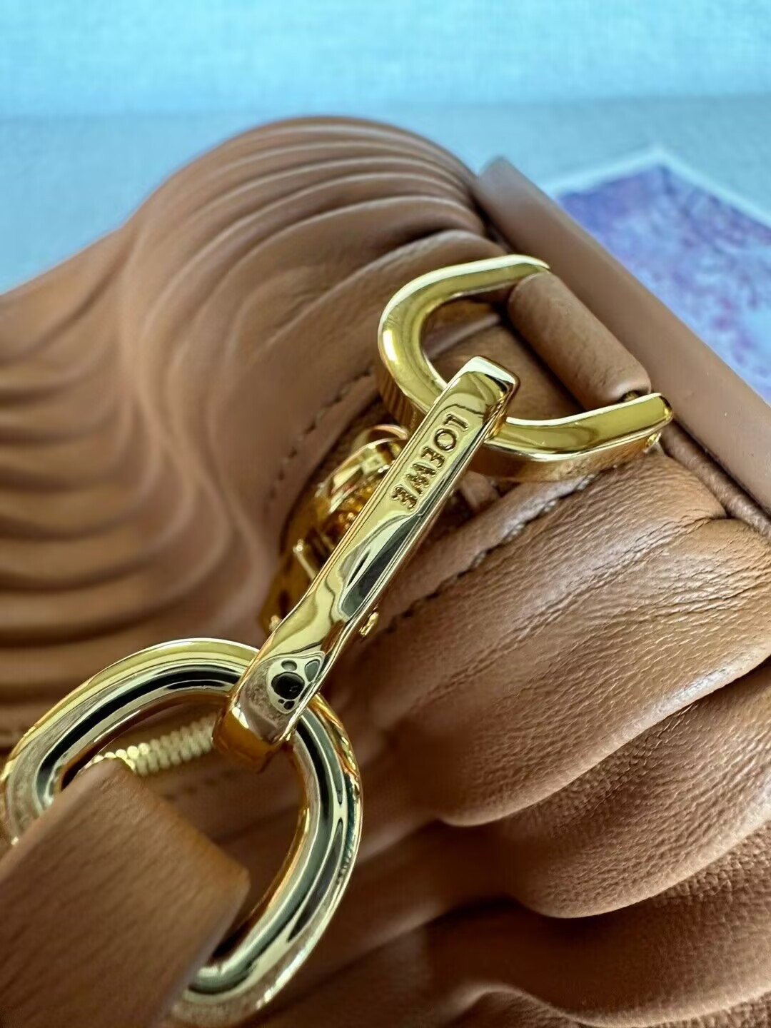 L0ew* bracelet pouch in pleated nappa 25x10x10cm