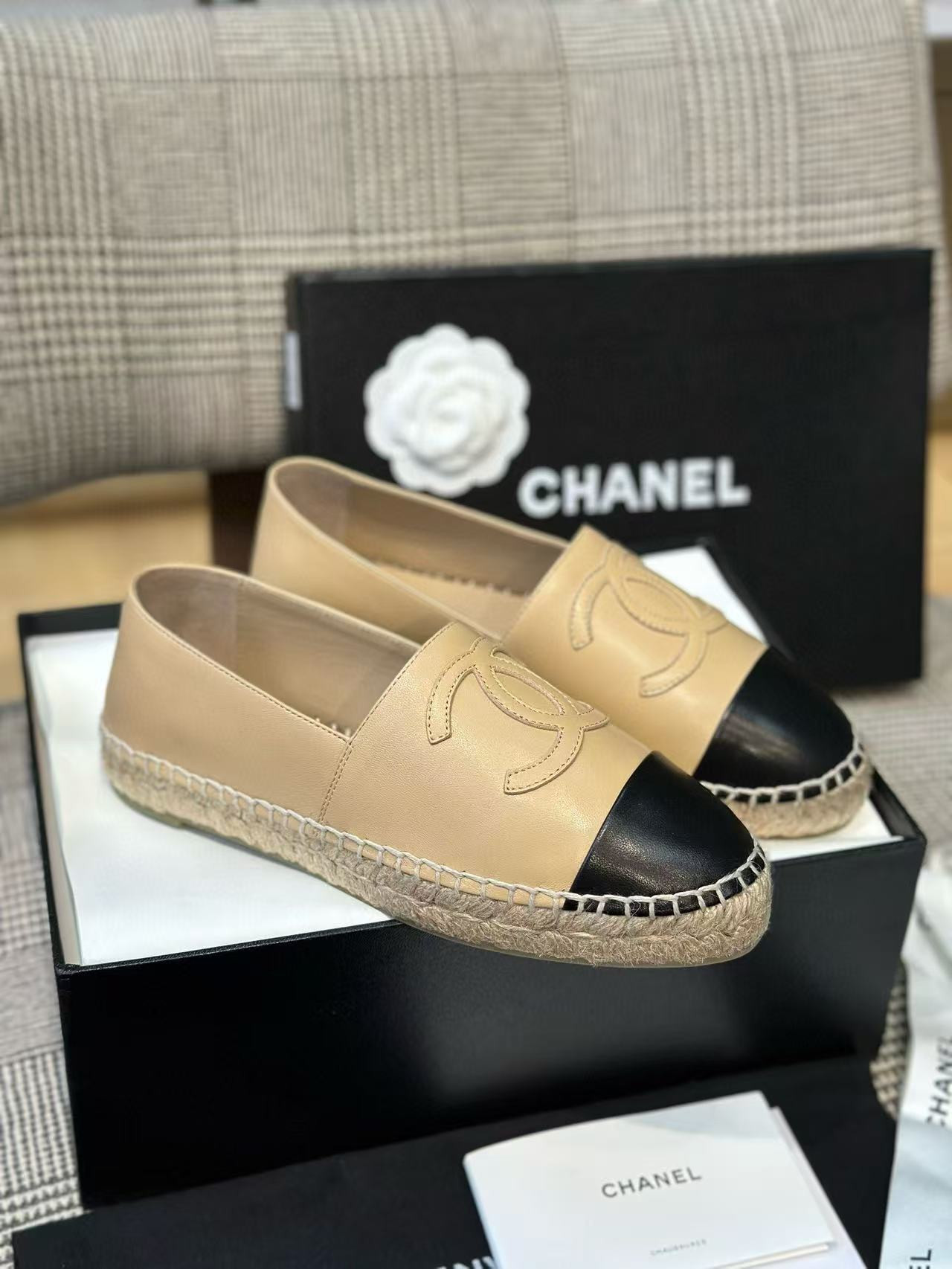 ua Ch*el espadrilles