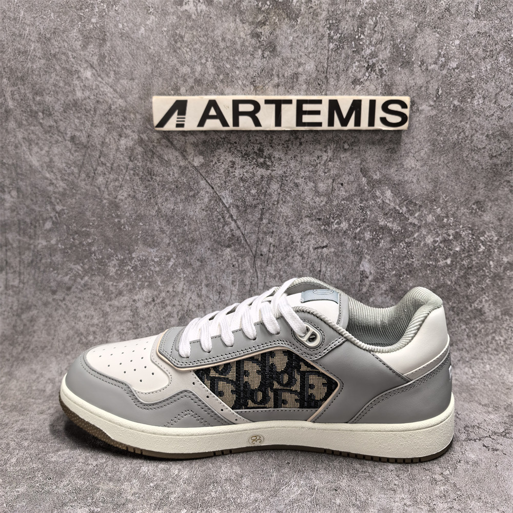 ua D*or sneaker