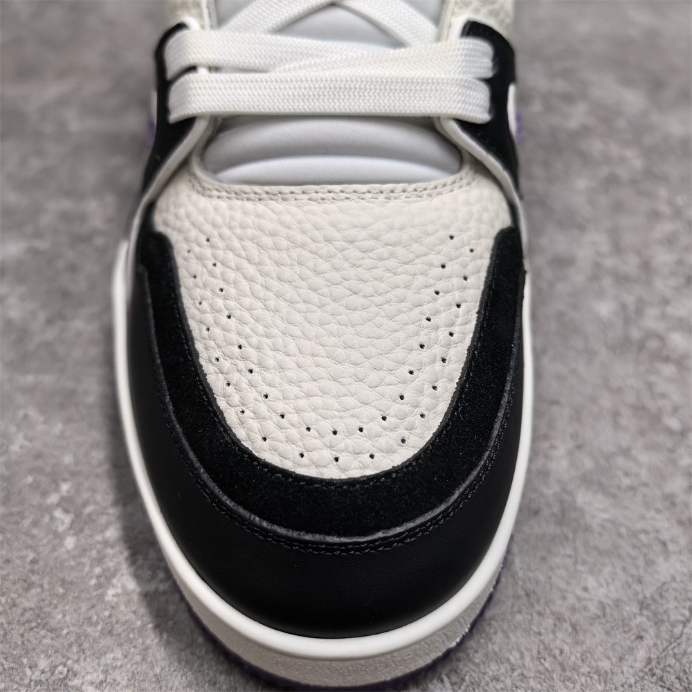 UA LV Trainer Sneaker