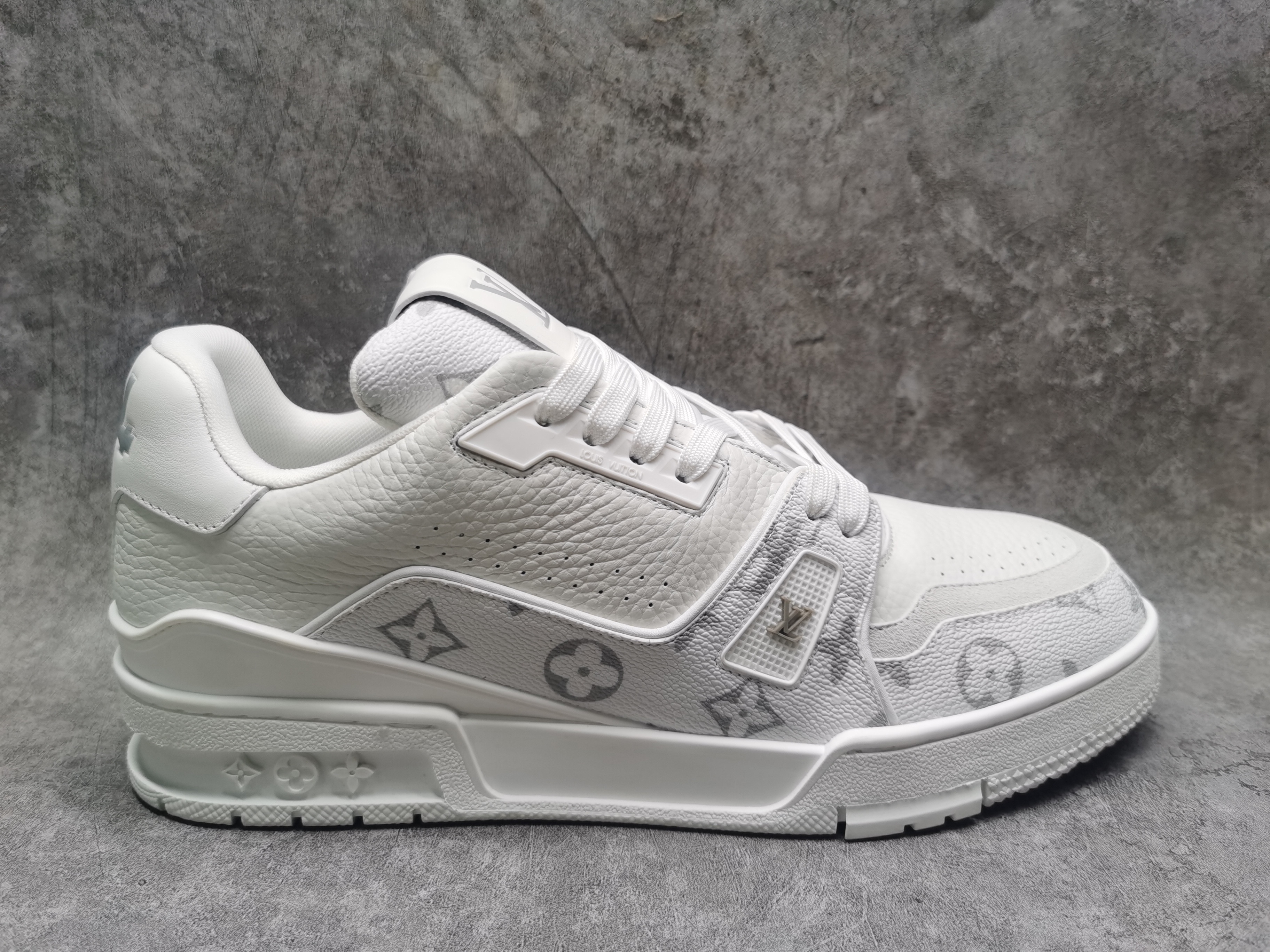 UA LV Trainer Sneaker